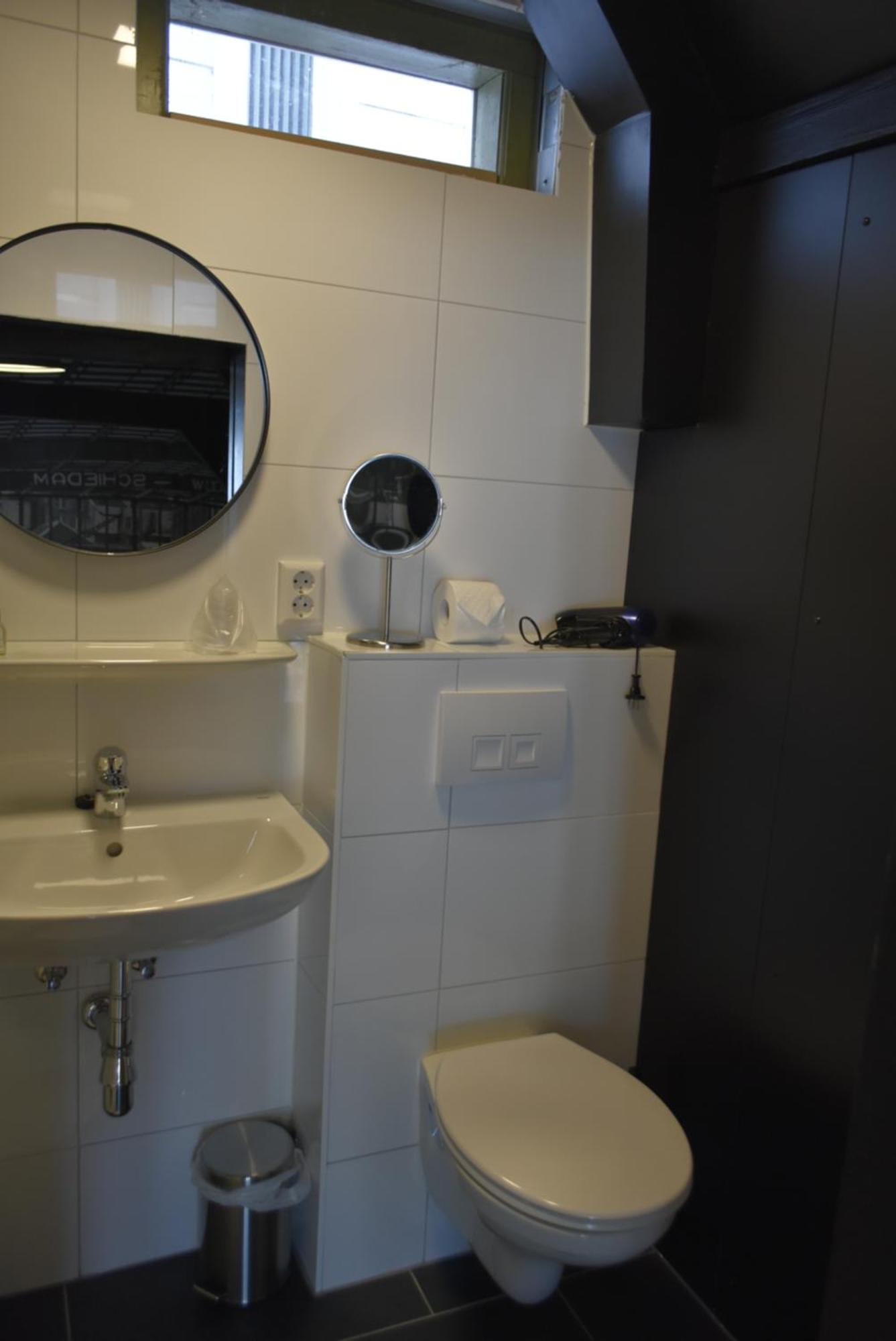 Deluxe Room - Photo 5
