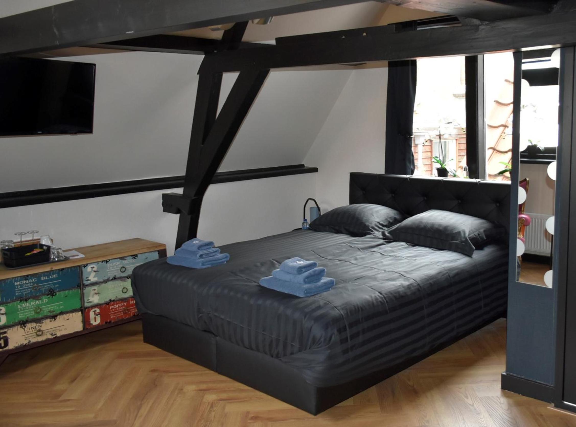 Deluxe Room - Photo 2