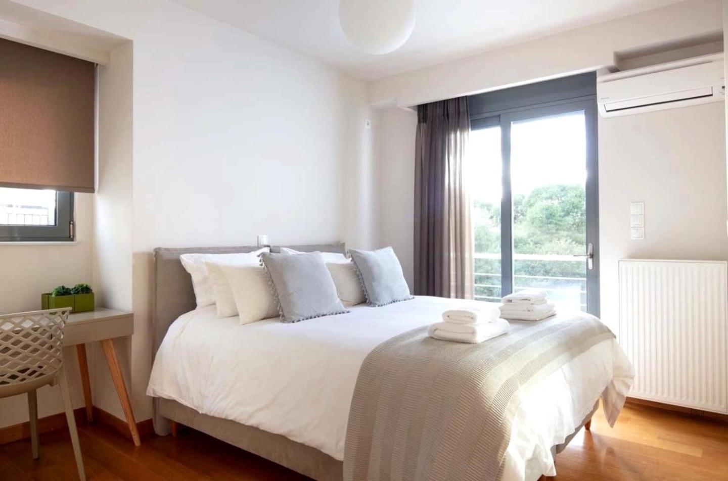 Deluxe Condo with Balcony (Daphne) photo 1