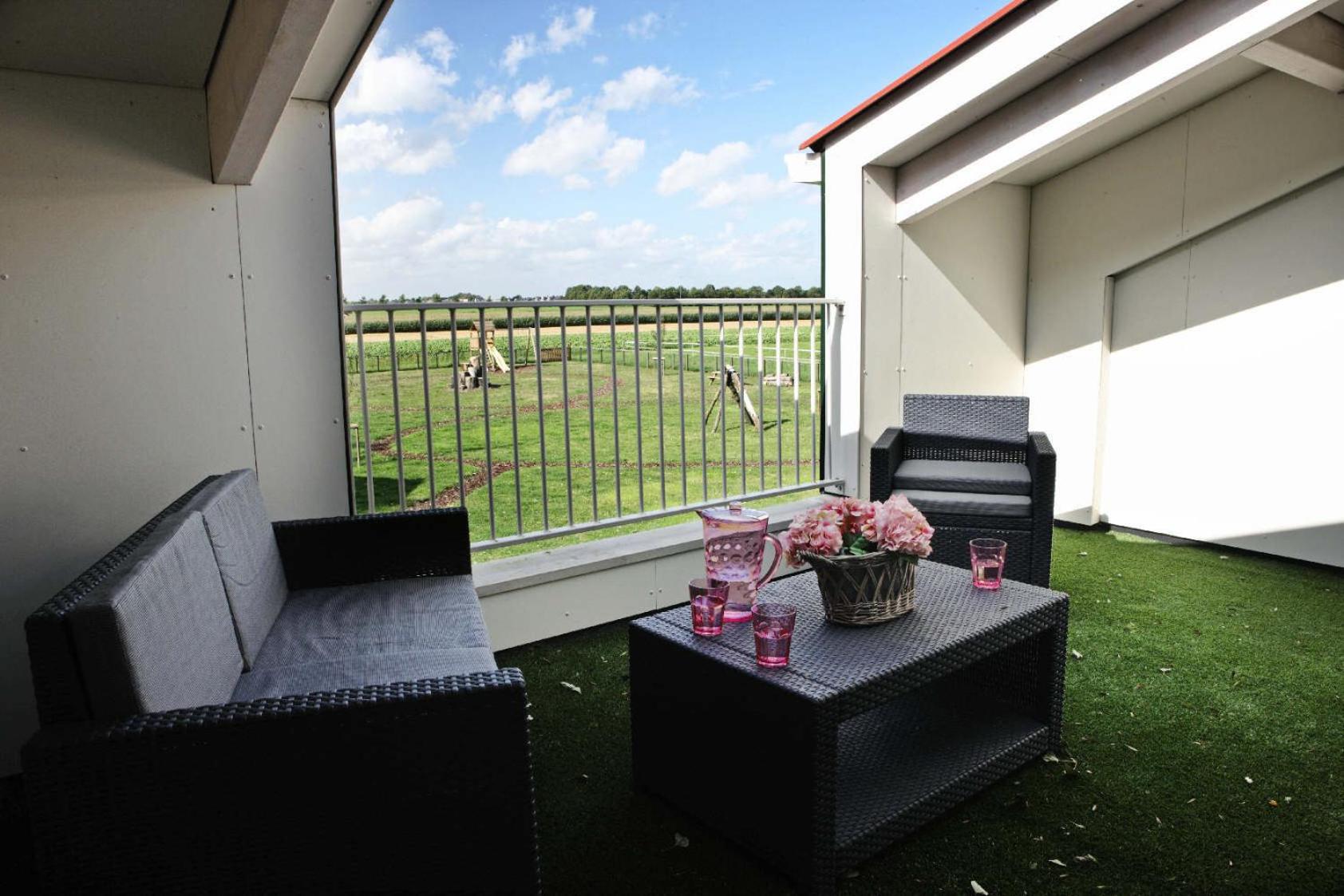 Apartment with Balcony photo 2