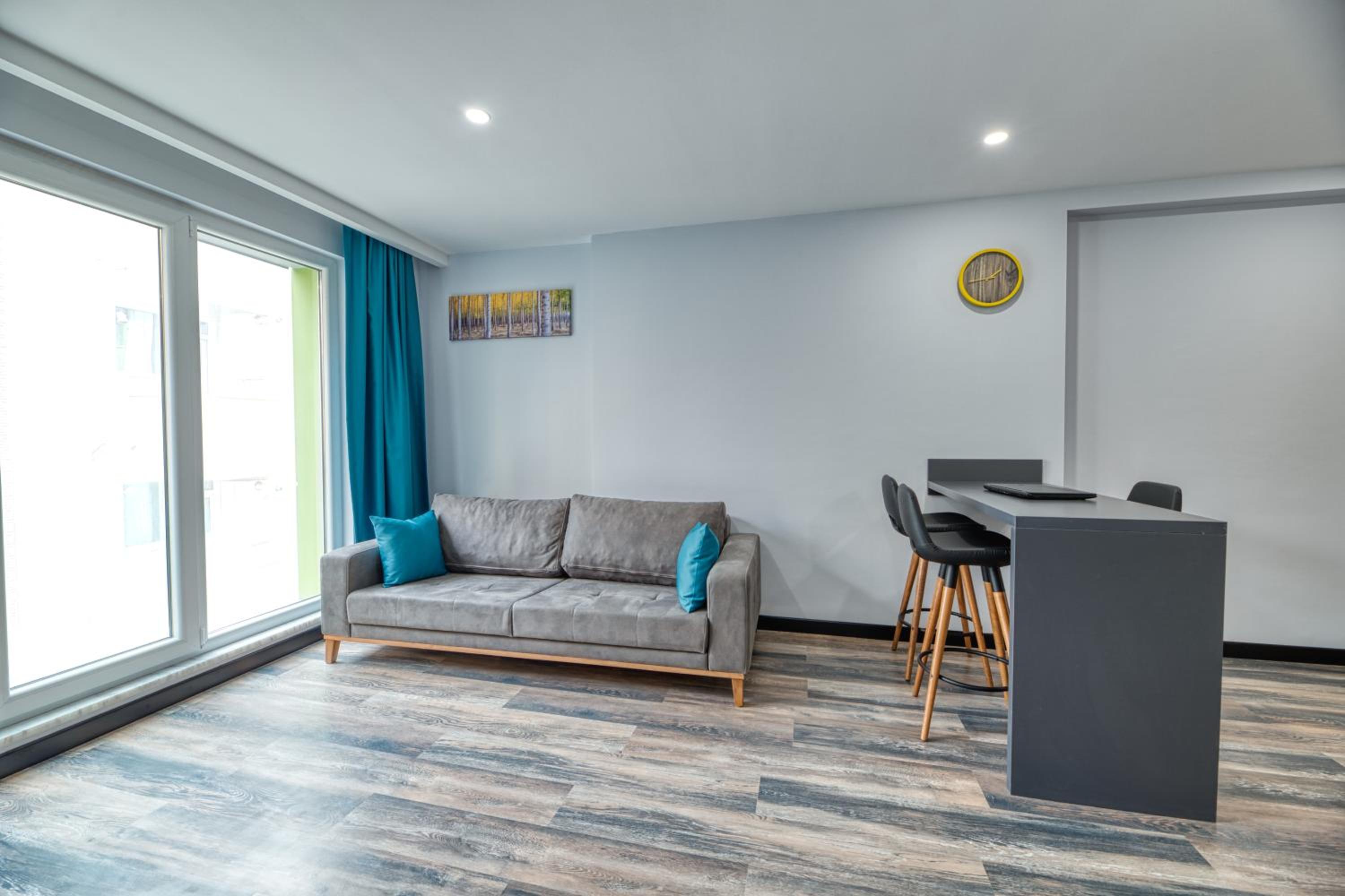 Economy Suite photo 1