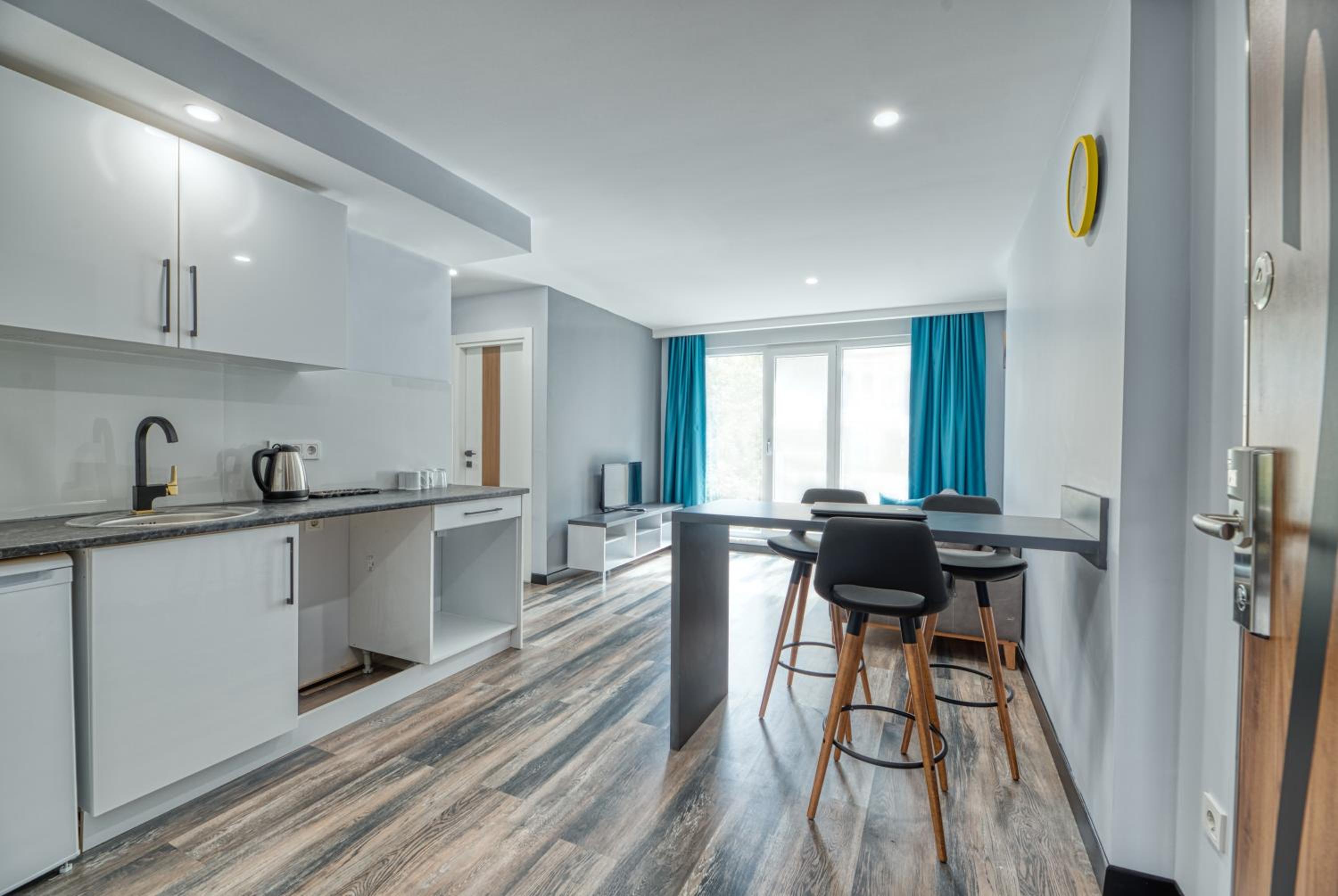 Economy Suite photo 3