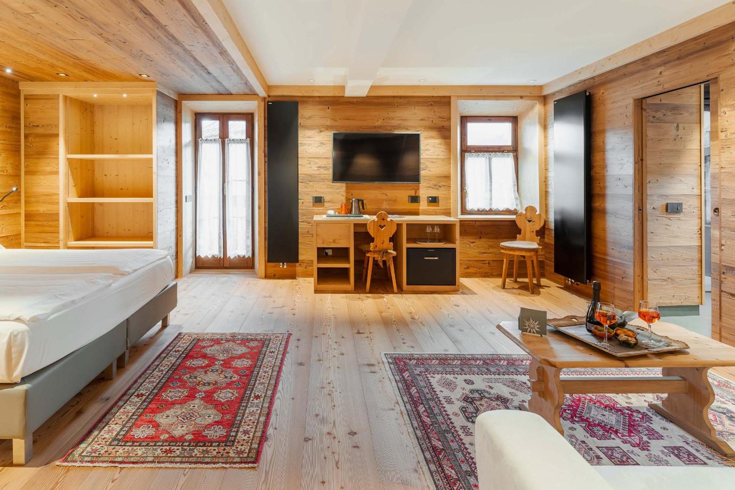 Deluxe Junior Suite