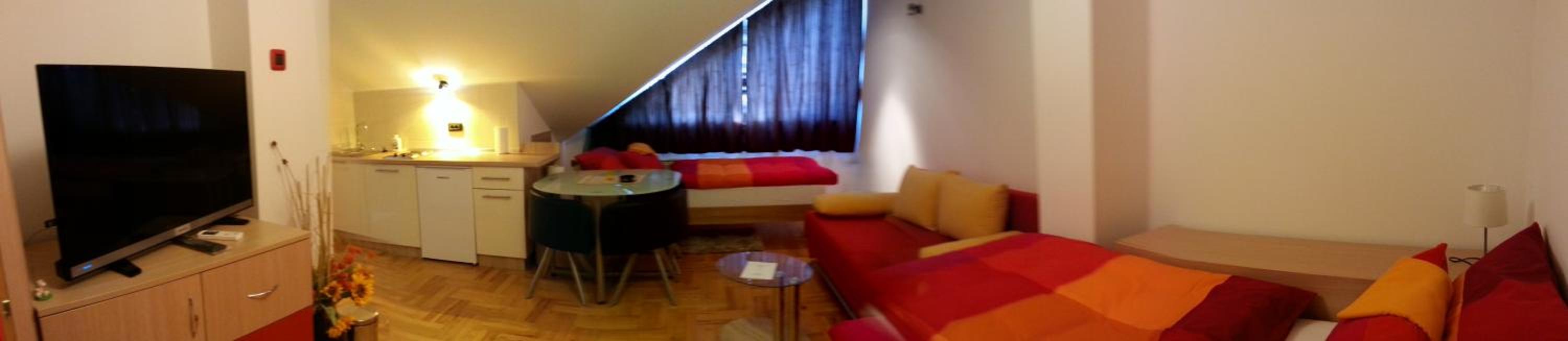 Family Studio - Photo 3
