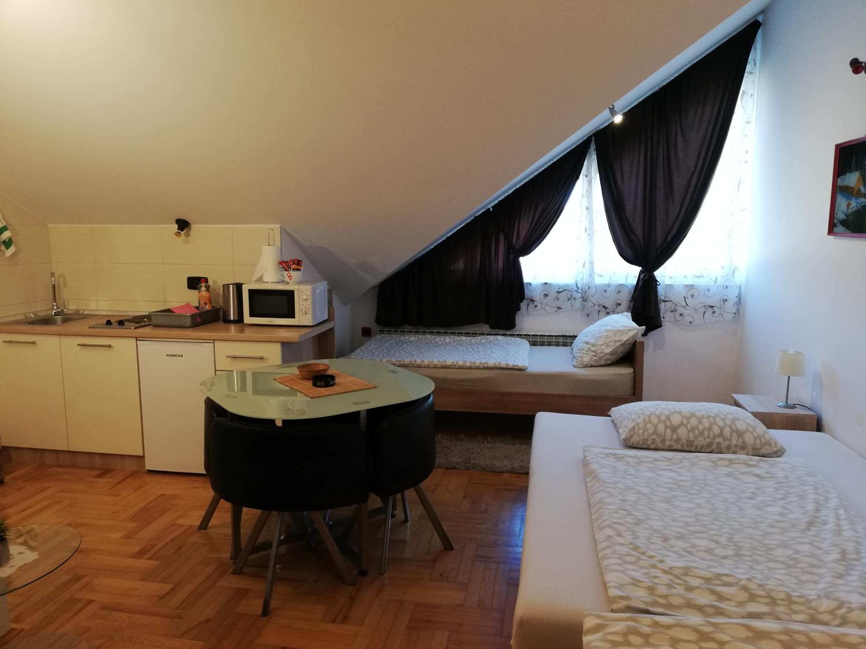 Family Studio - Photo 21