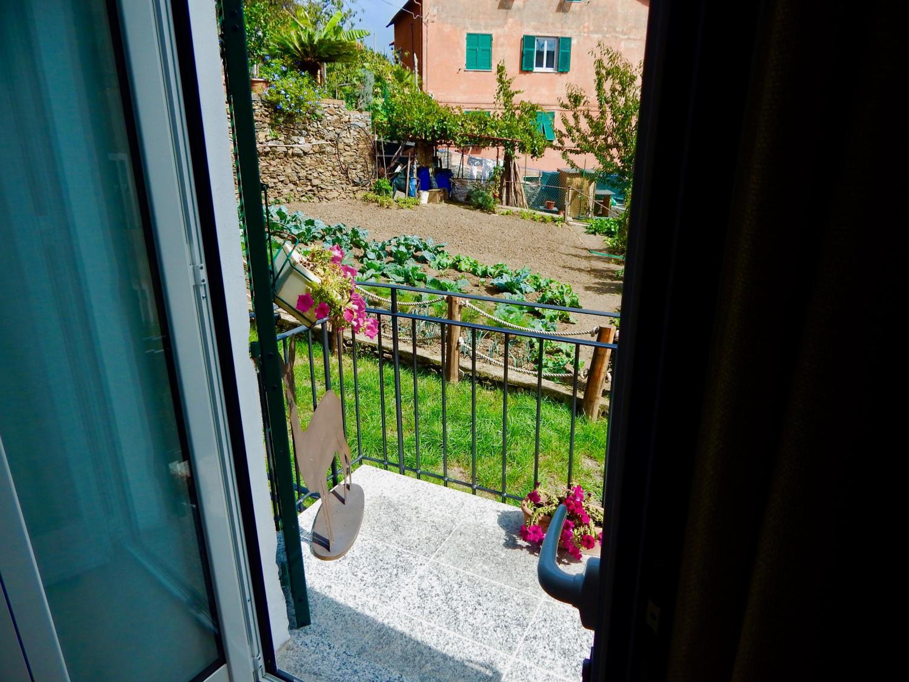 Junior Suite with Garden View - Photo 13