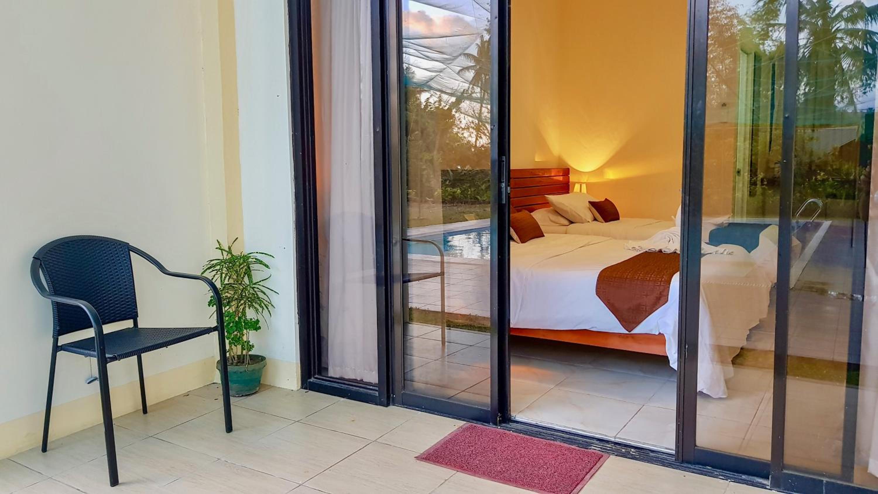 Triple Room with Pool View photo 3
