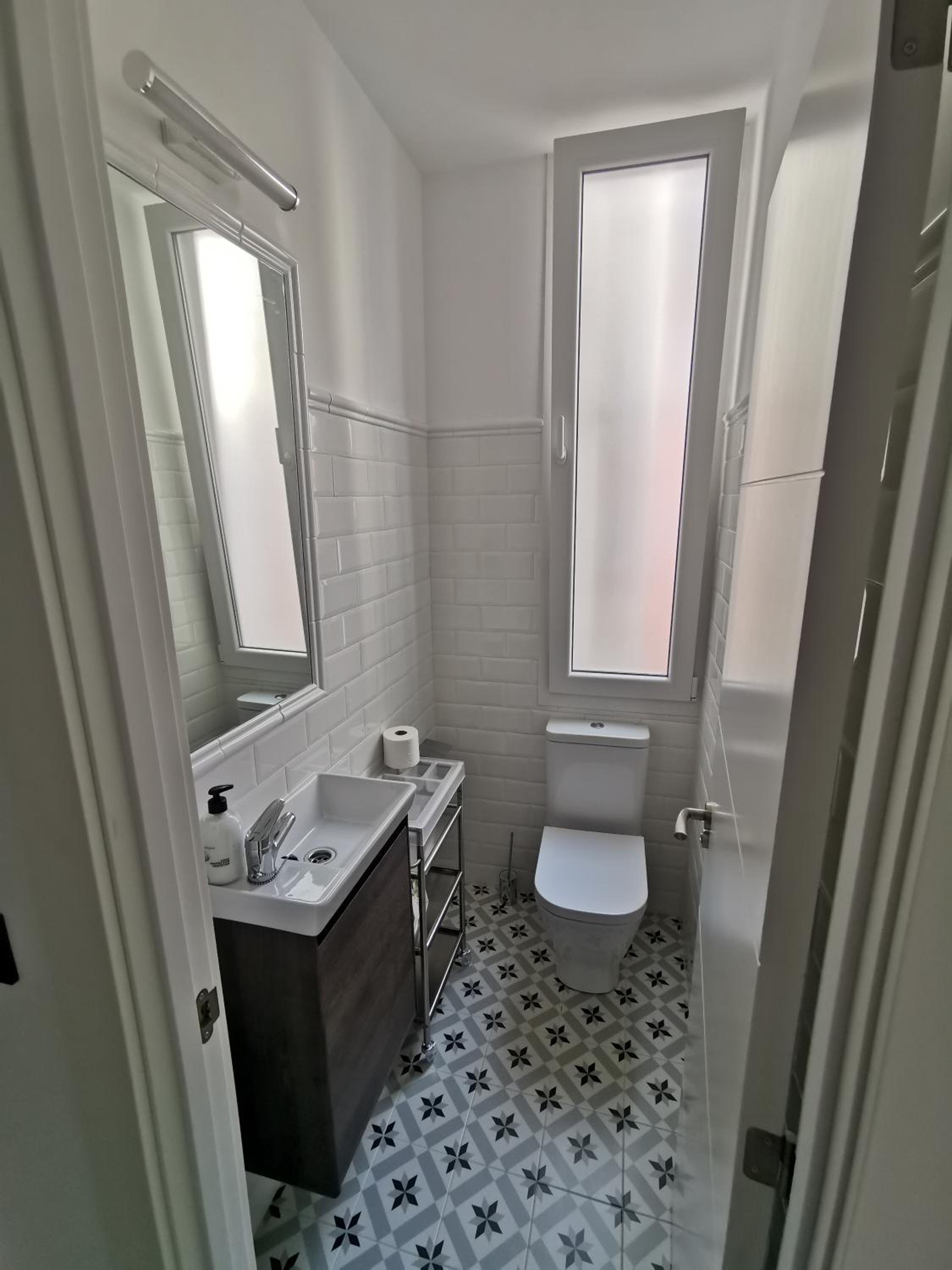Two-Bedroom Apartment - Photo 4