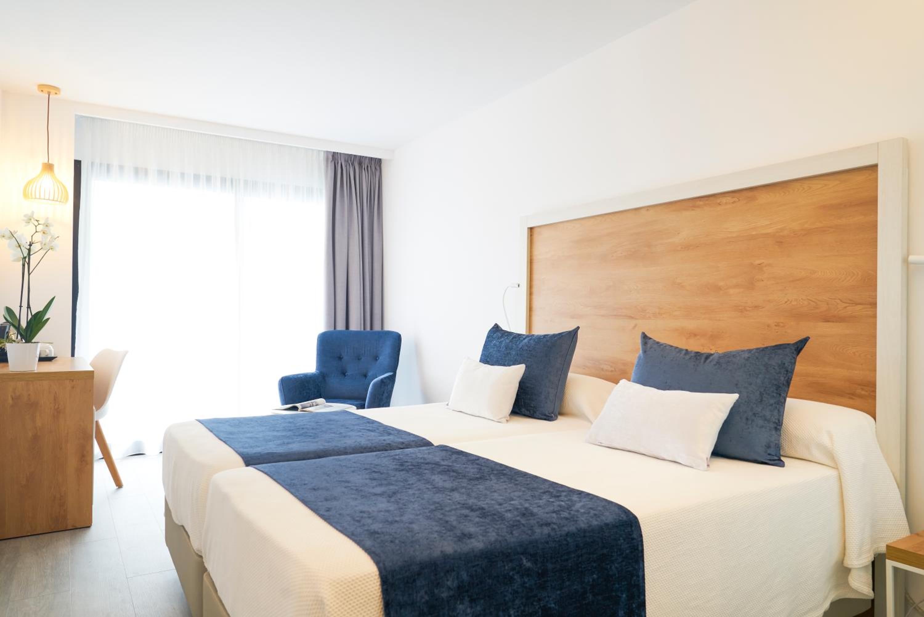 Deluxe Double Room with Terrace - Photo 5
