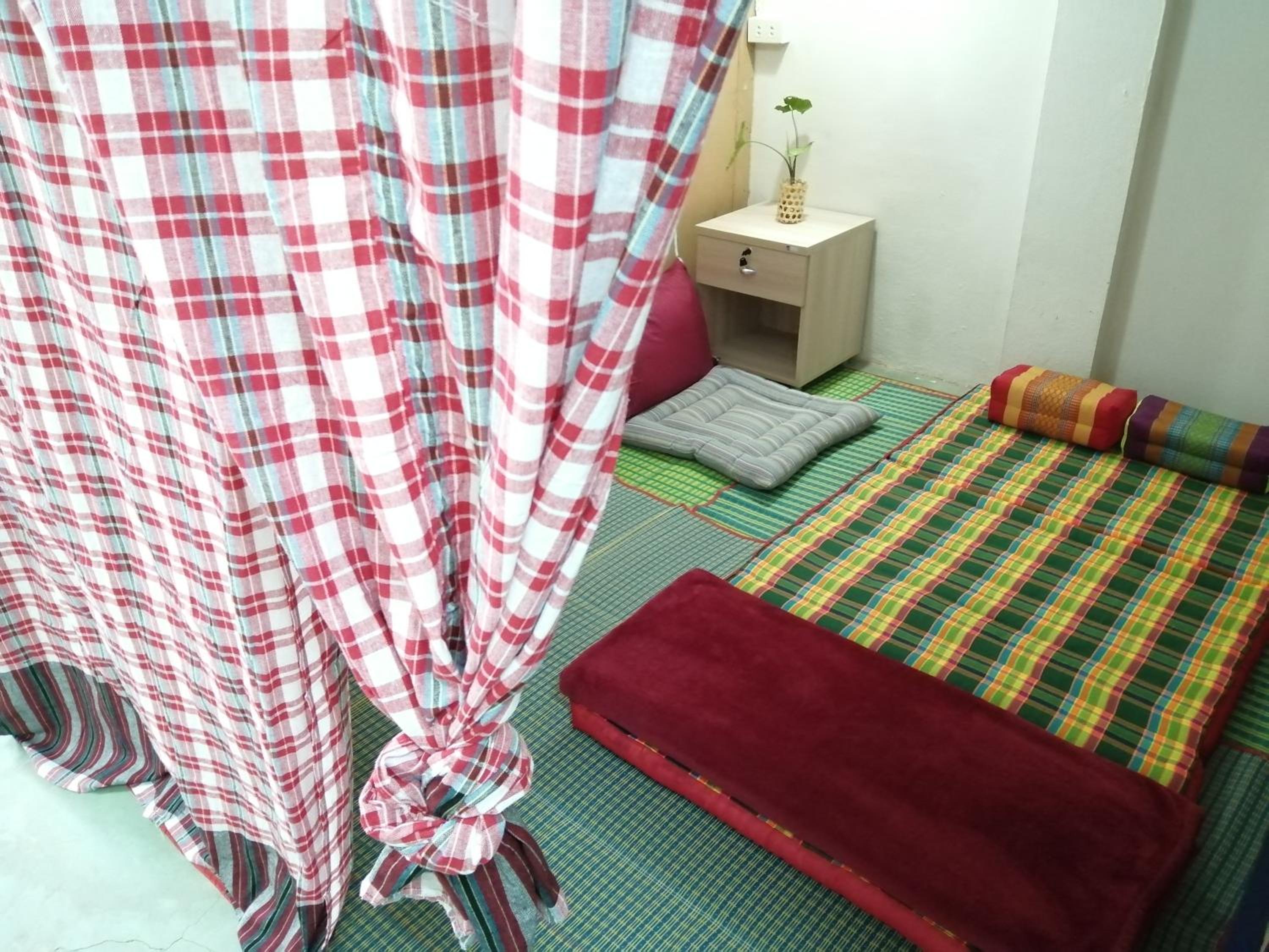 Single Bed In Dormitory Room photo 2