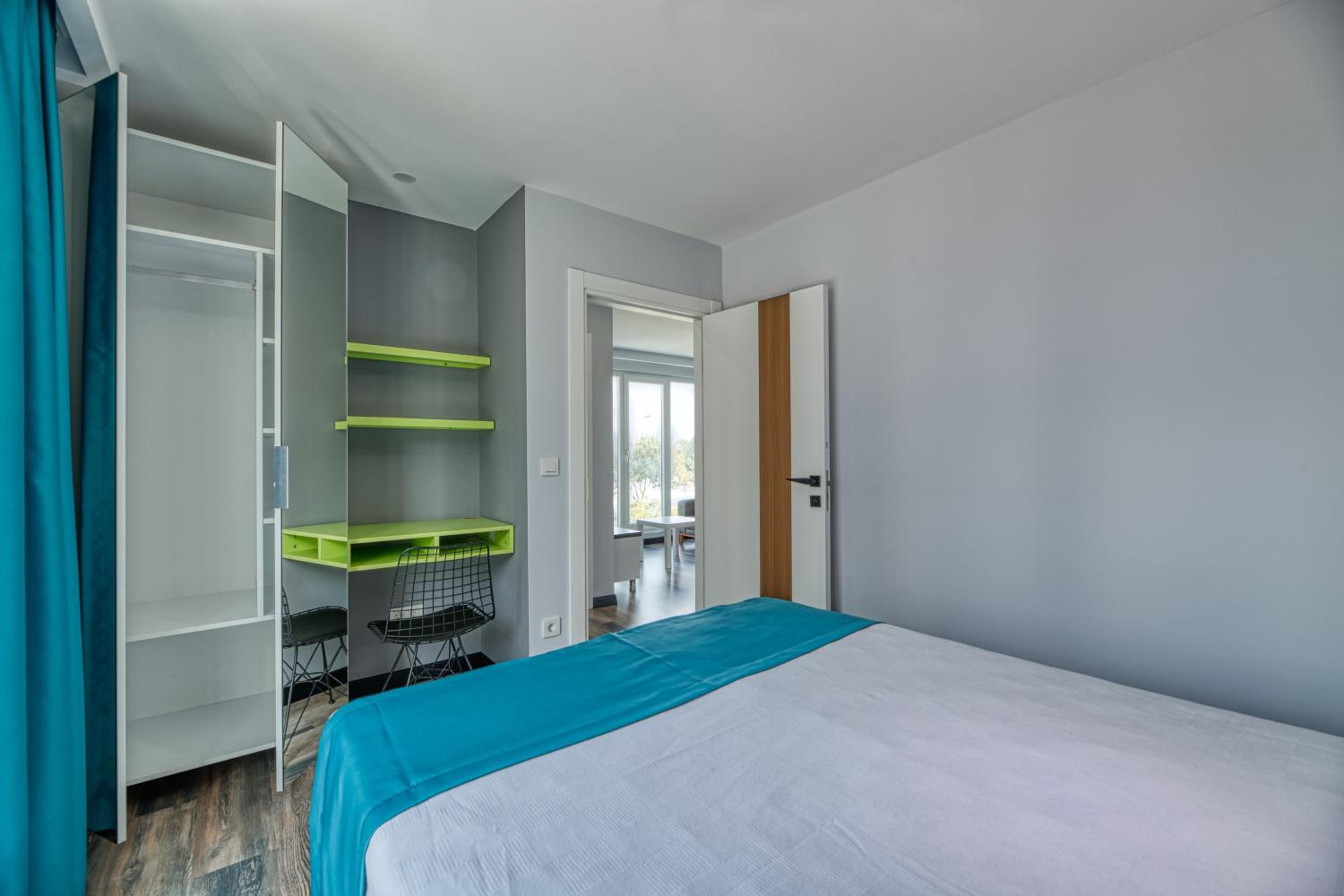 Corner Suite photo 3