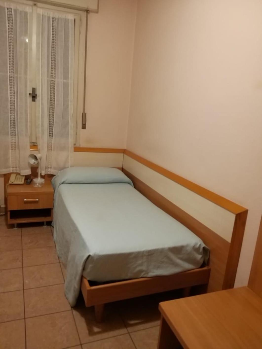 Single Room with Shared Bathroom