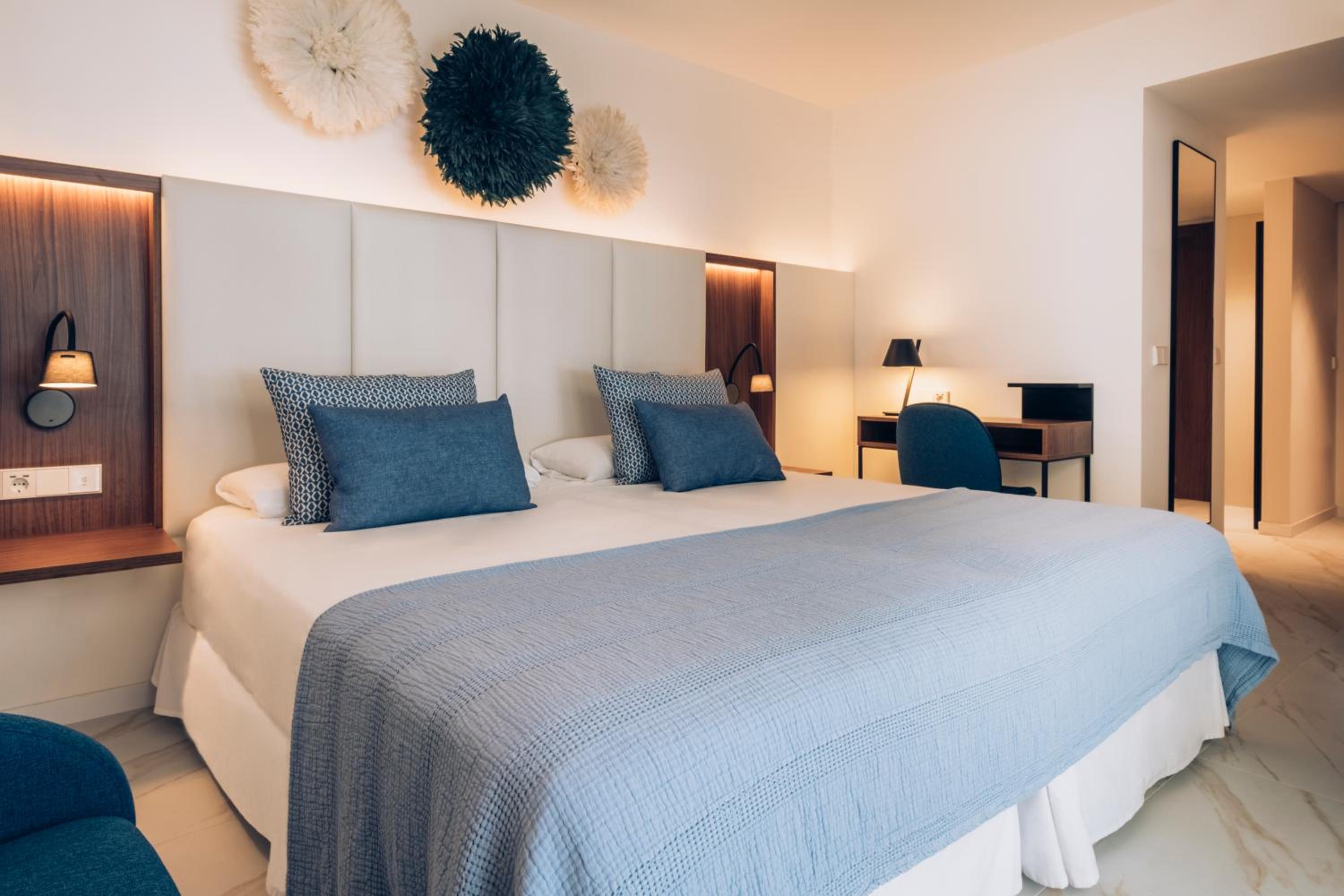 Superior Twin Room - Photo 1