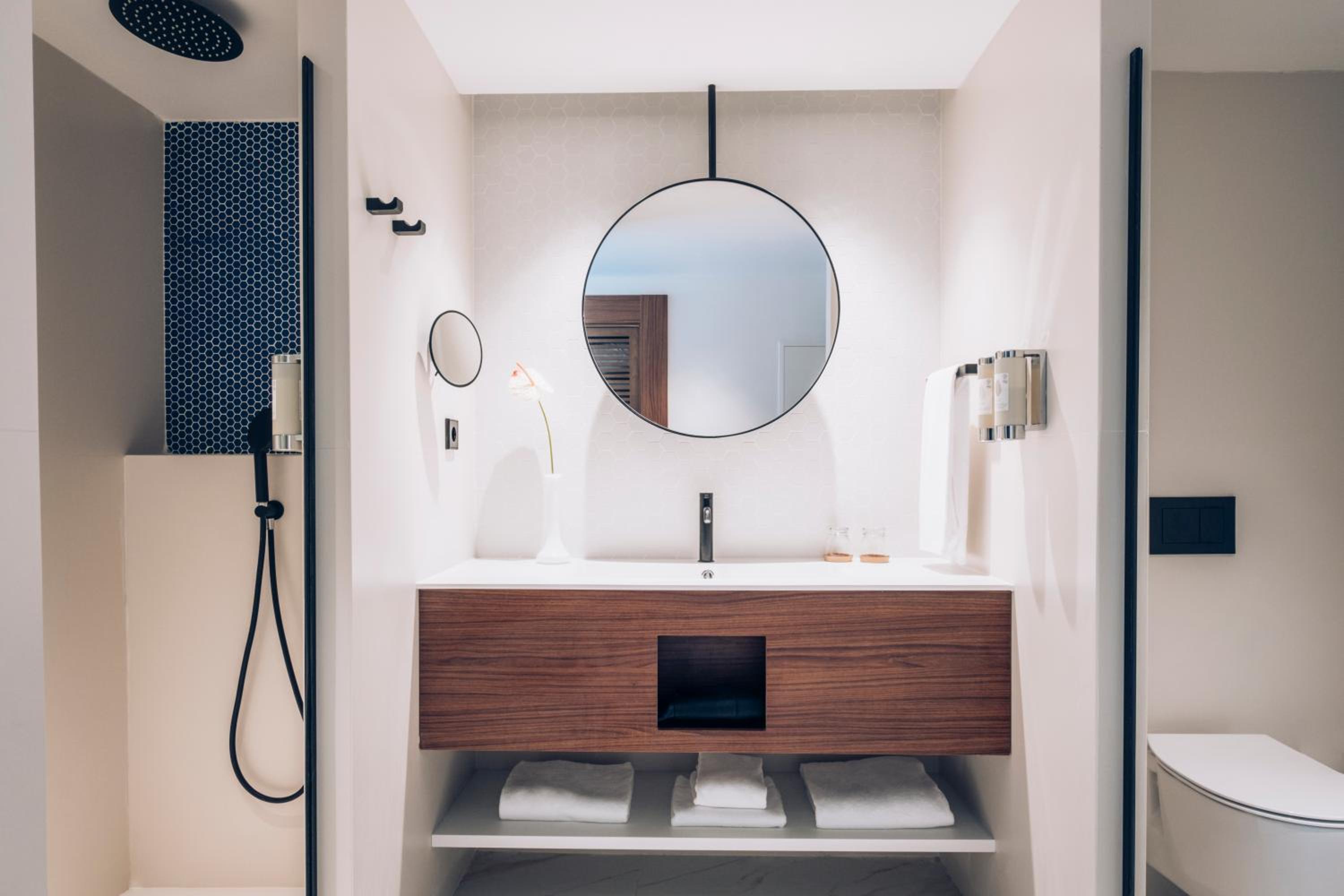Superior Twin Room - Photo 2