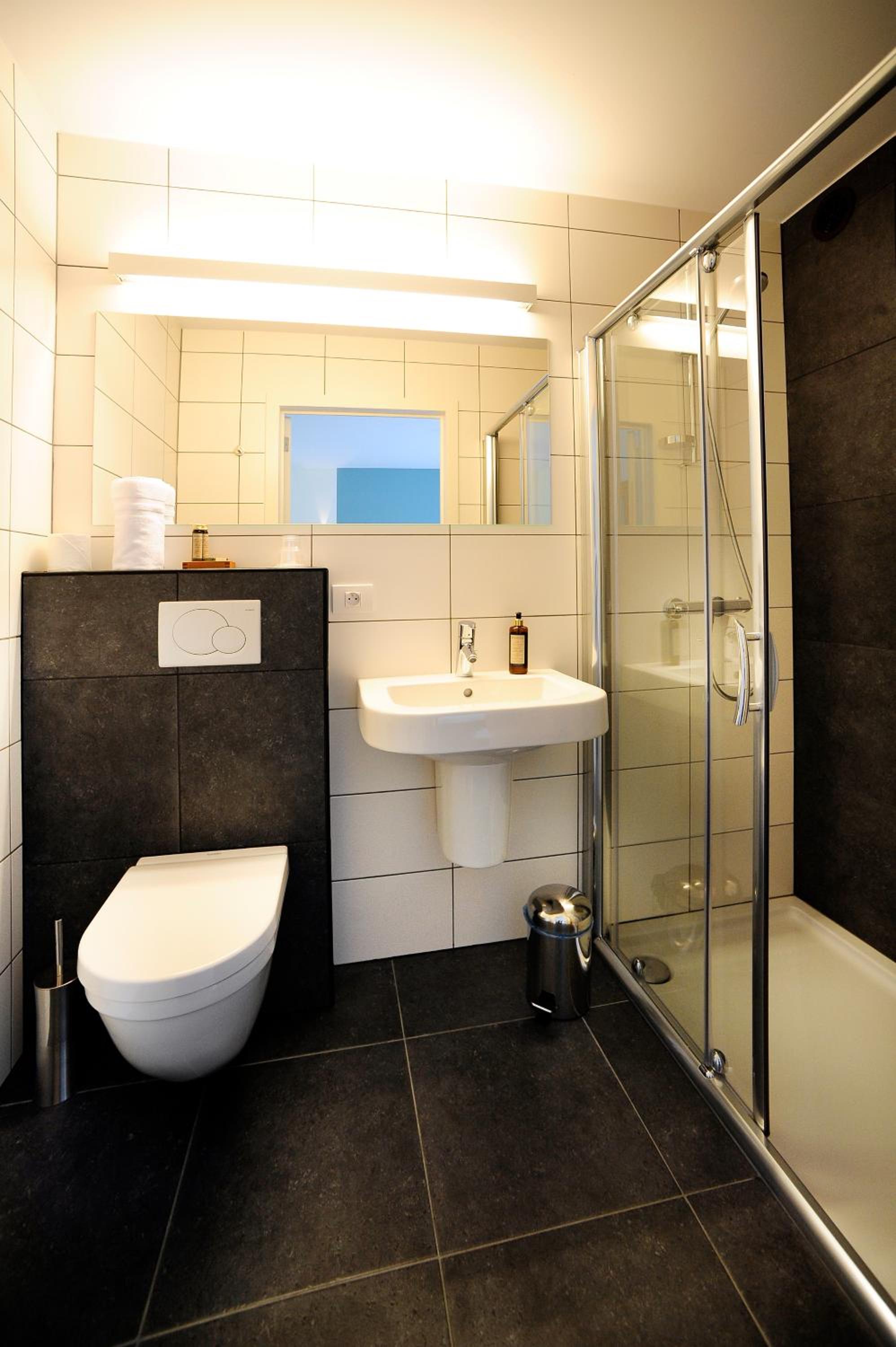 Standard Double or Twin Room photo 3