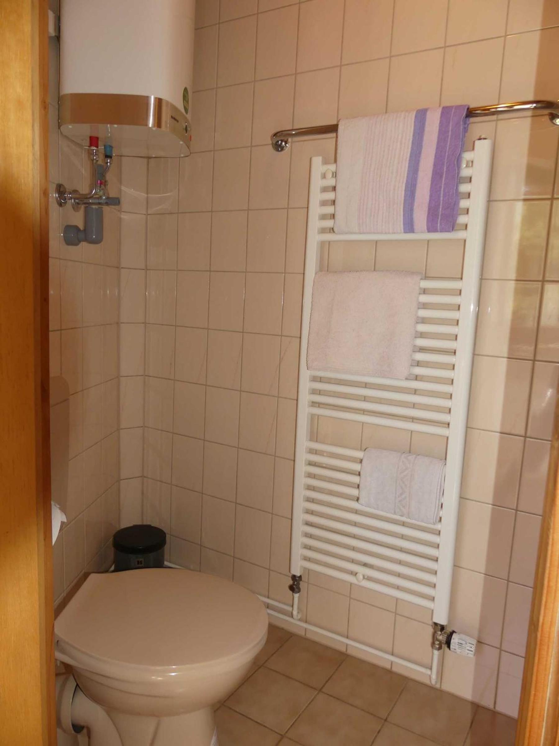 Double Room 4 photo 3