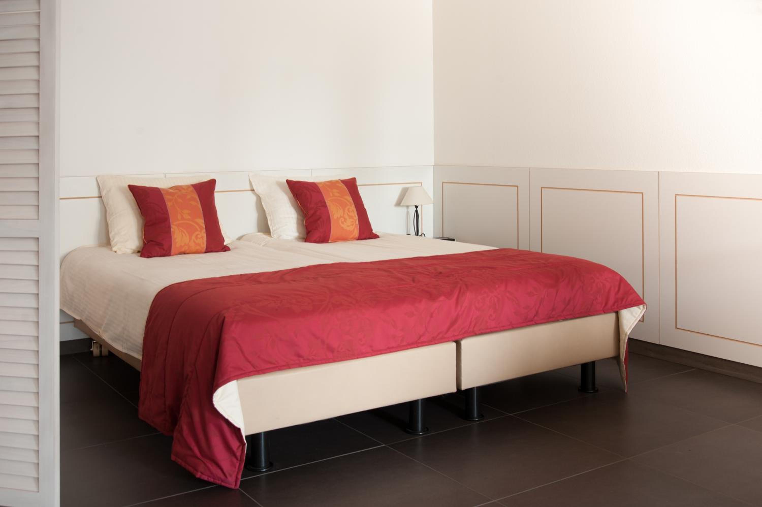 Studio Apartment photo 1