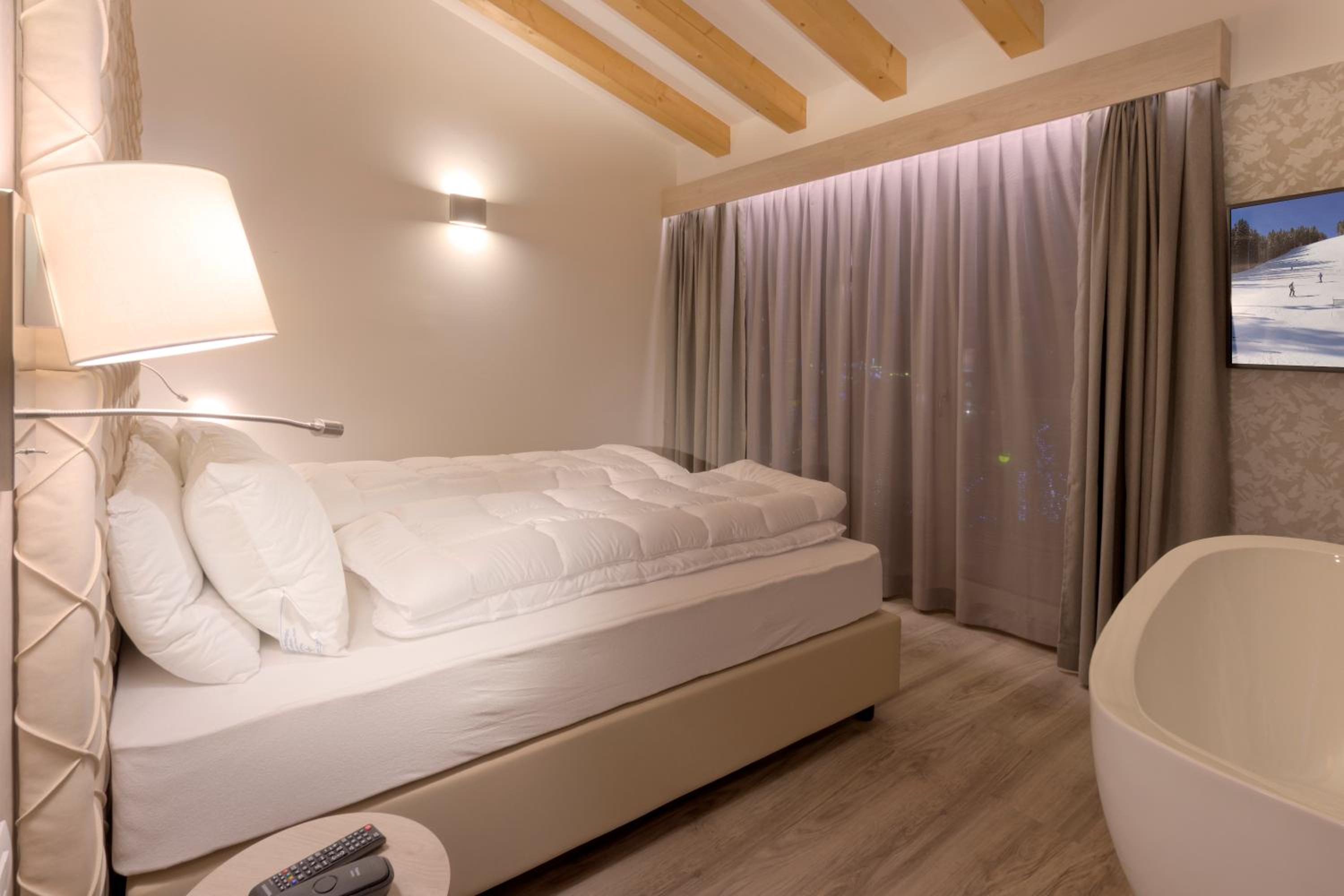 Suite - Photo 2