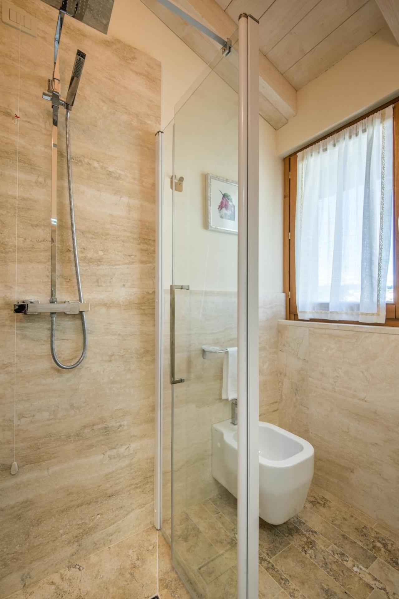 One-Bedroom Apartment with Garden - Photo 13