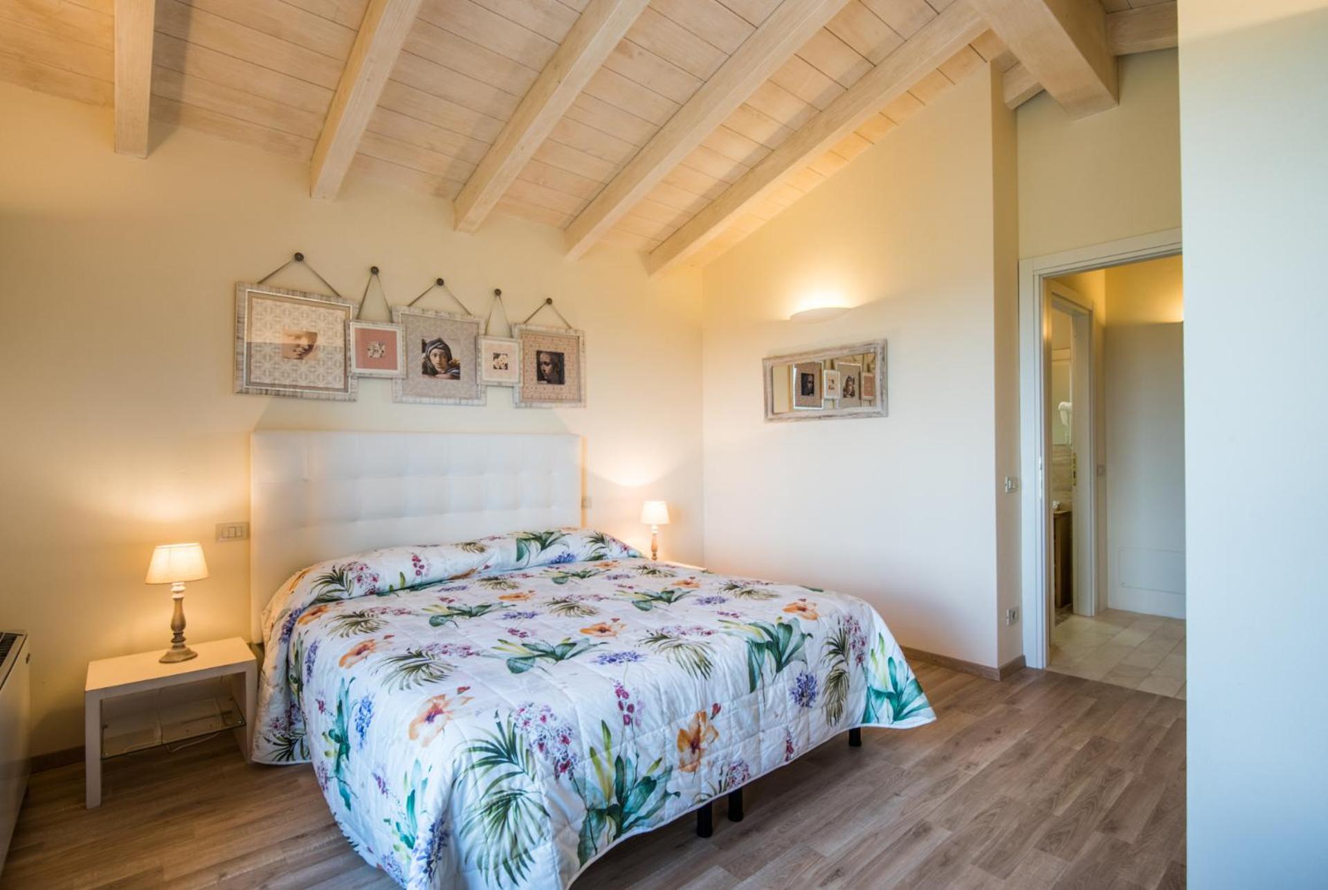 One-Bedroom Apartment with Garden - Photo 15
