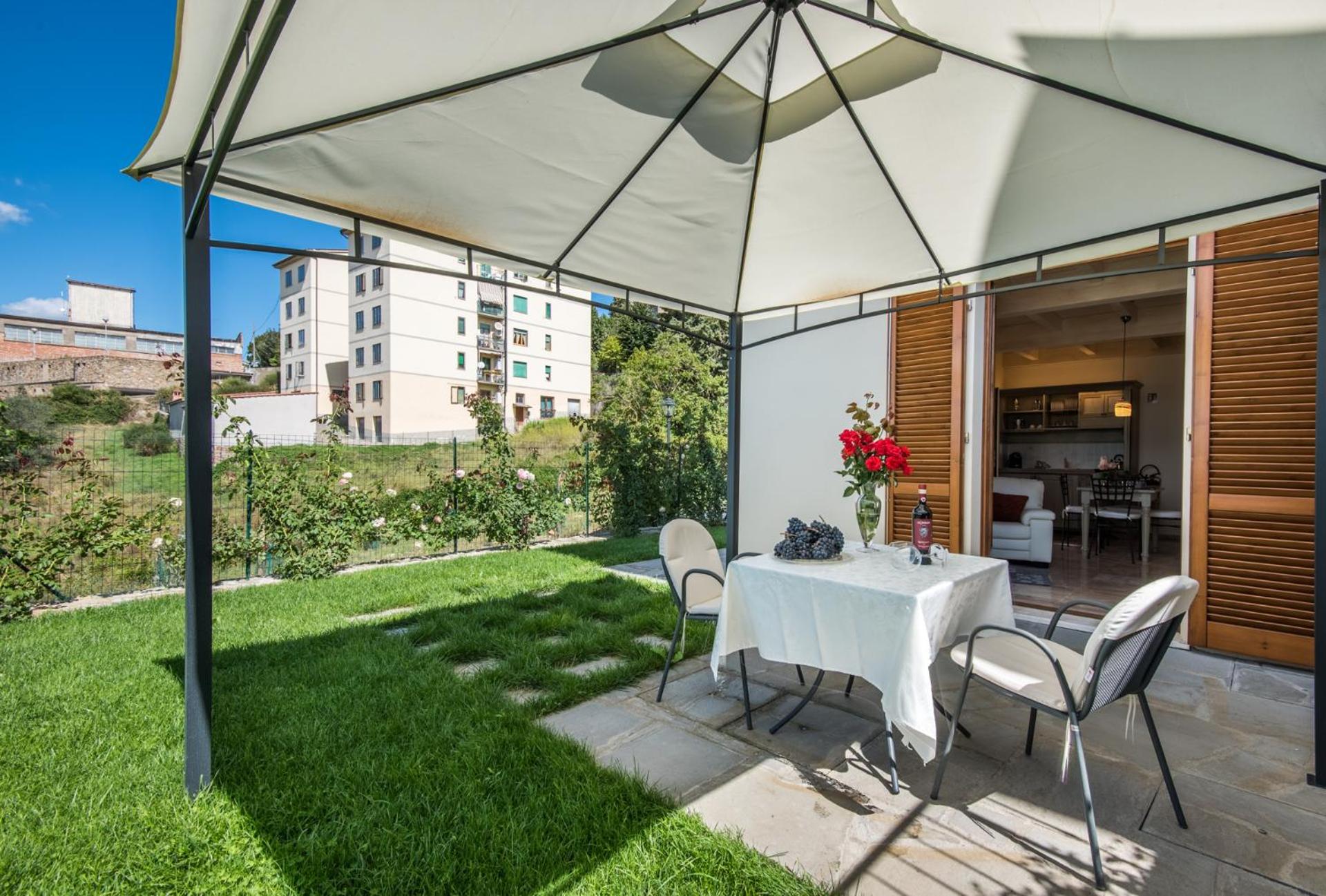 One-Bedroom Apartment with Garden - Photo 10