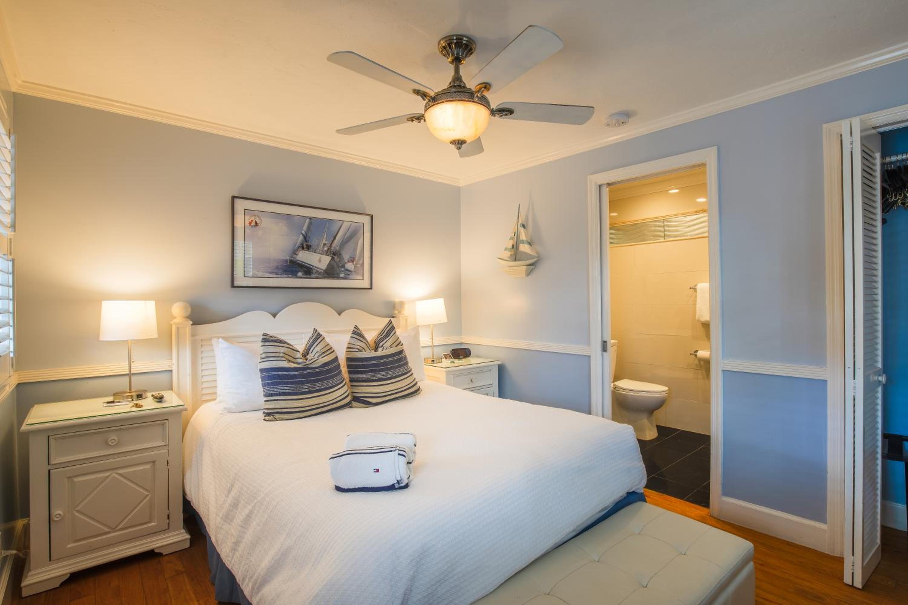 Queen Room - Disability Access photo 2