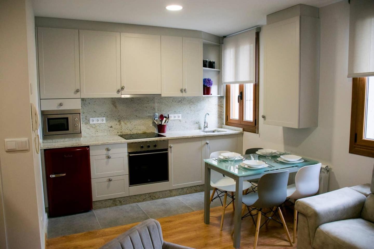 Two-Bedroom Apartment - Photo 21