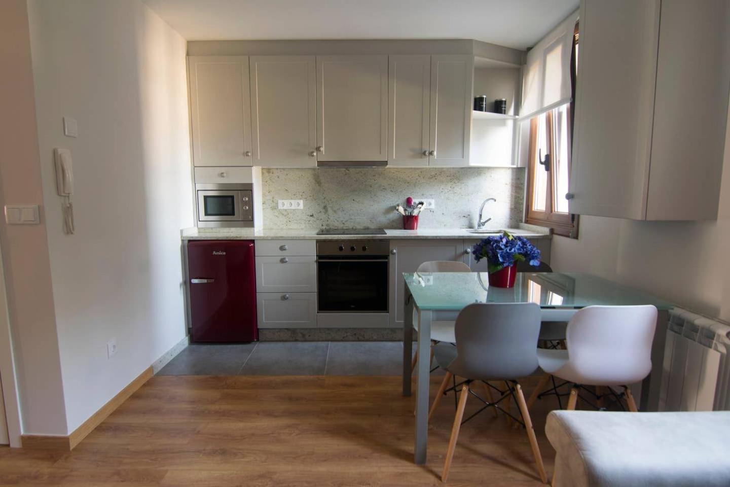 Two-Bedroom Apartment - Photo 9