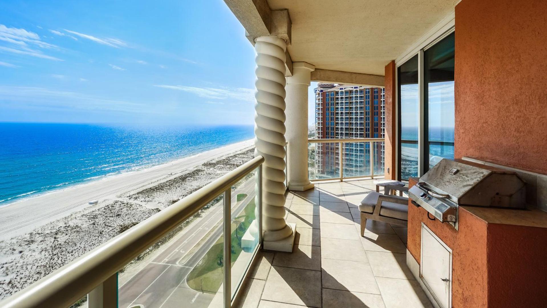 Three-Bedroom Apartment - Gulf Front photo 2