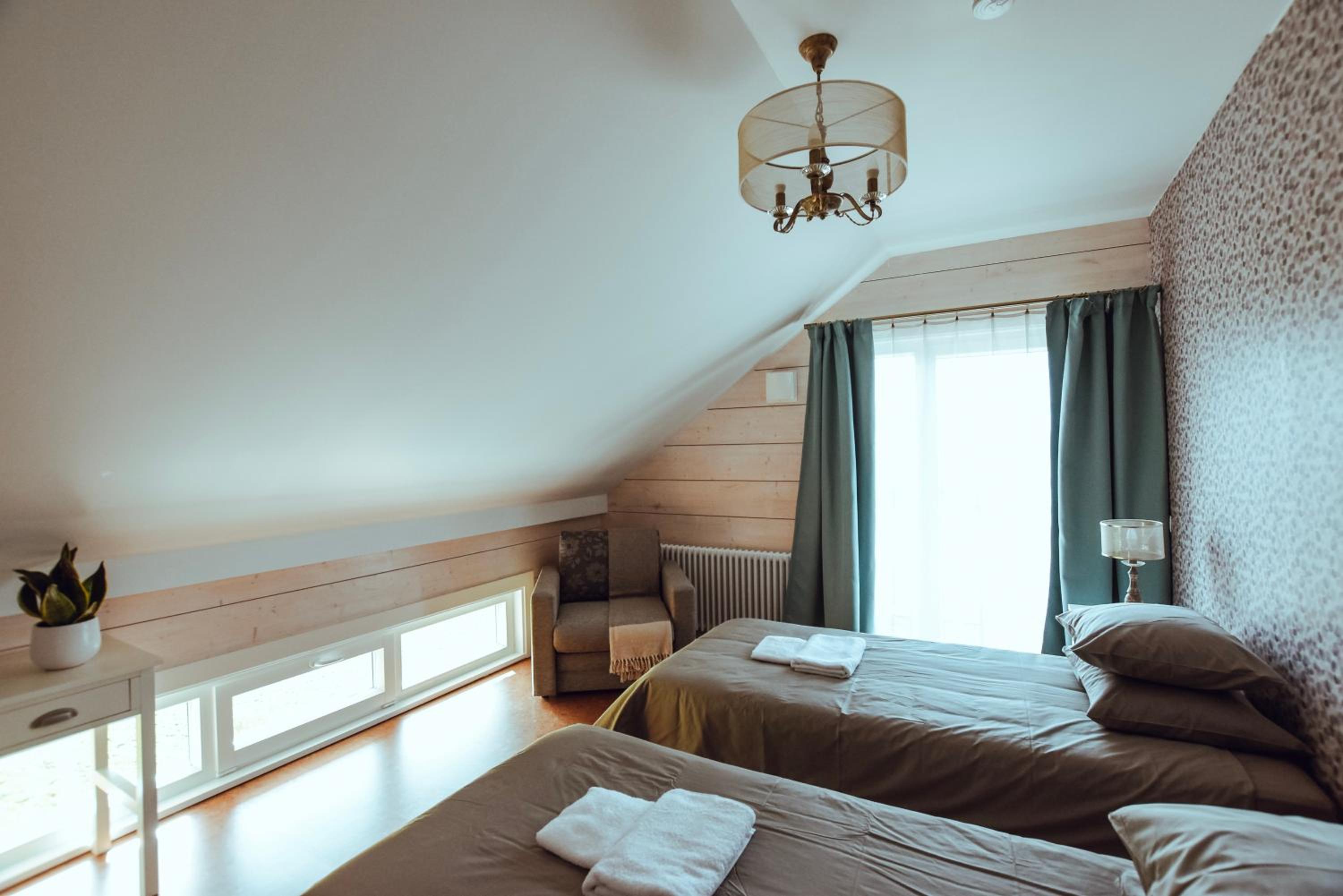 Five-Bedroom House - Photo 19
