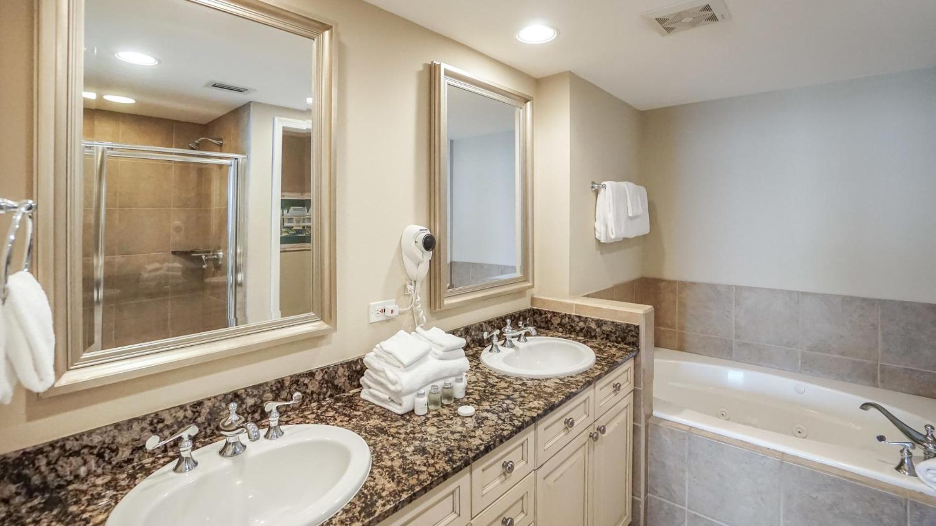 Two-Bedroom Apartment - Gulf Front photo 3