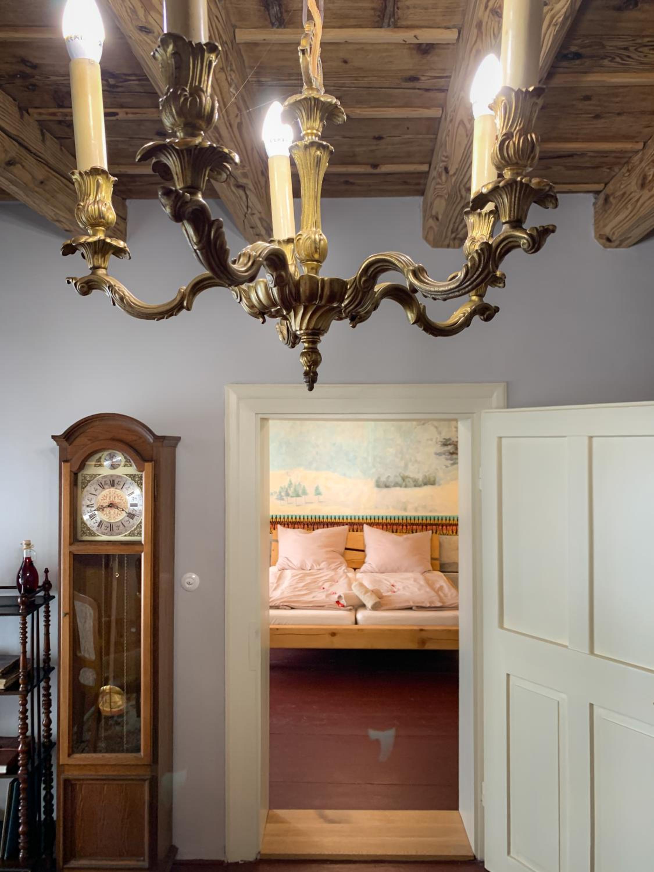 Deluxe King Suite - Photo 15