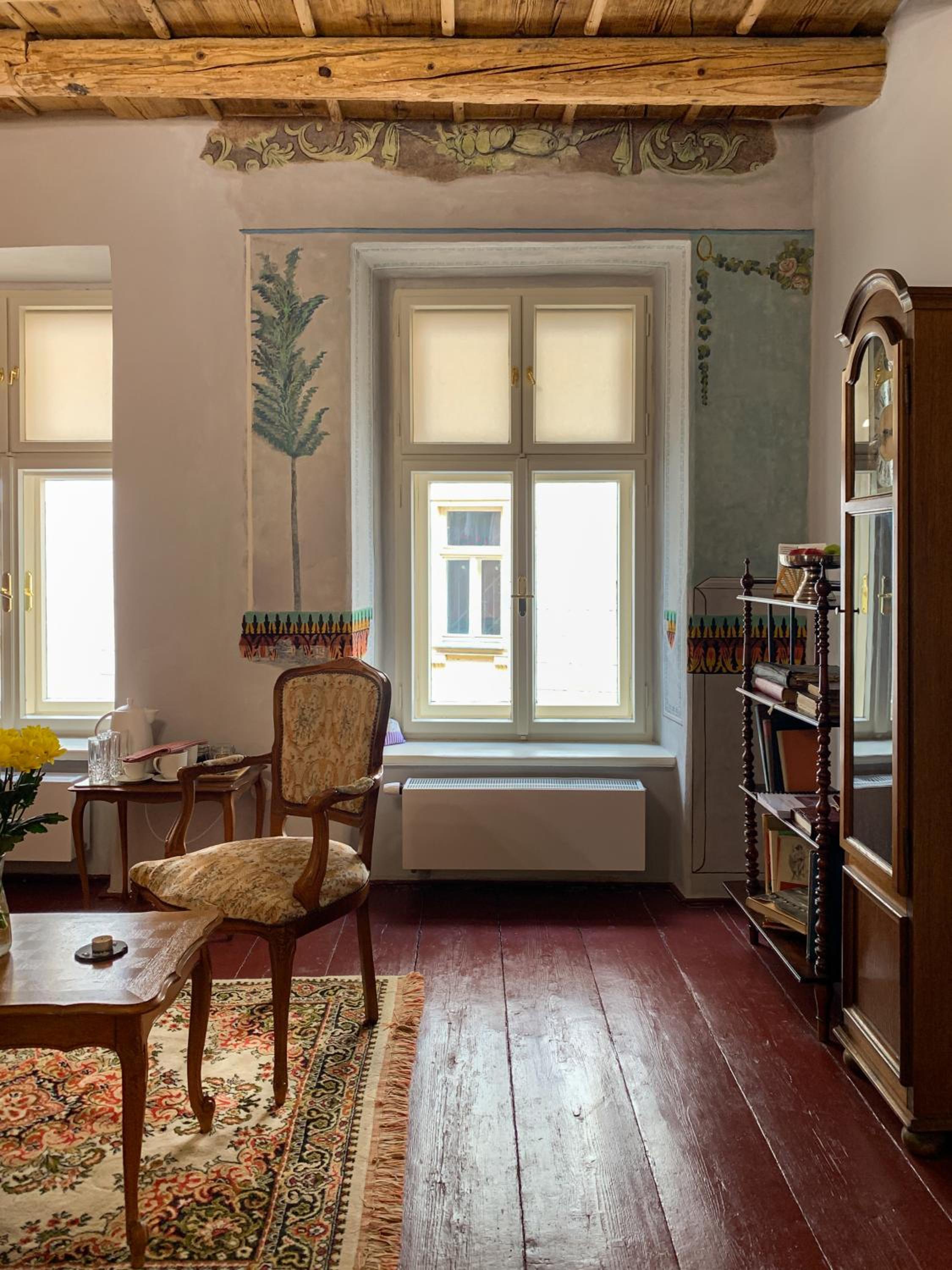 Deluxe King Suite - Photo 1