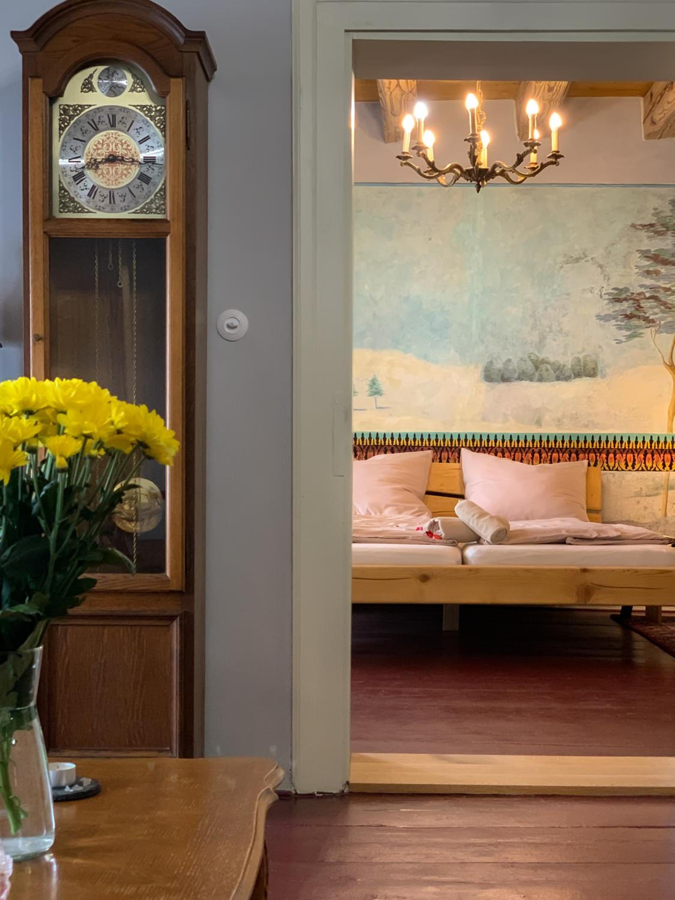 Deluxe King Suite - Photo 17