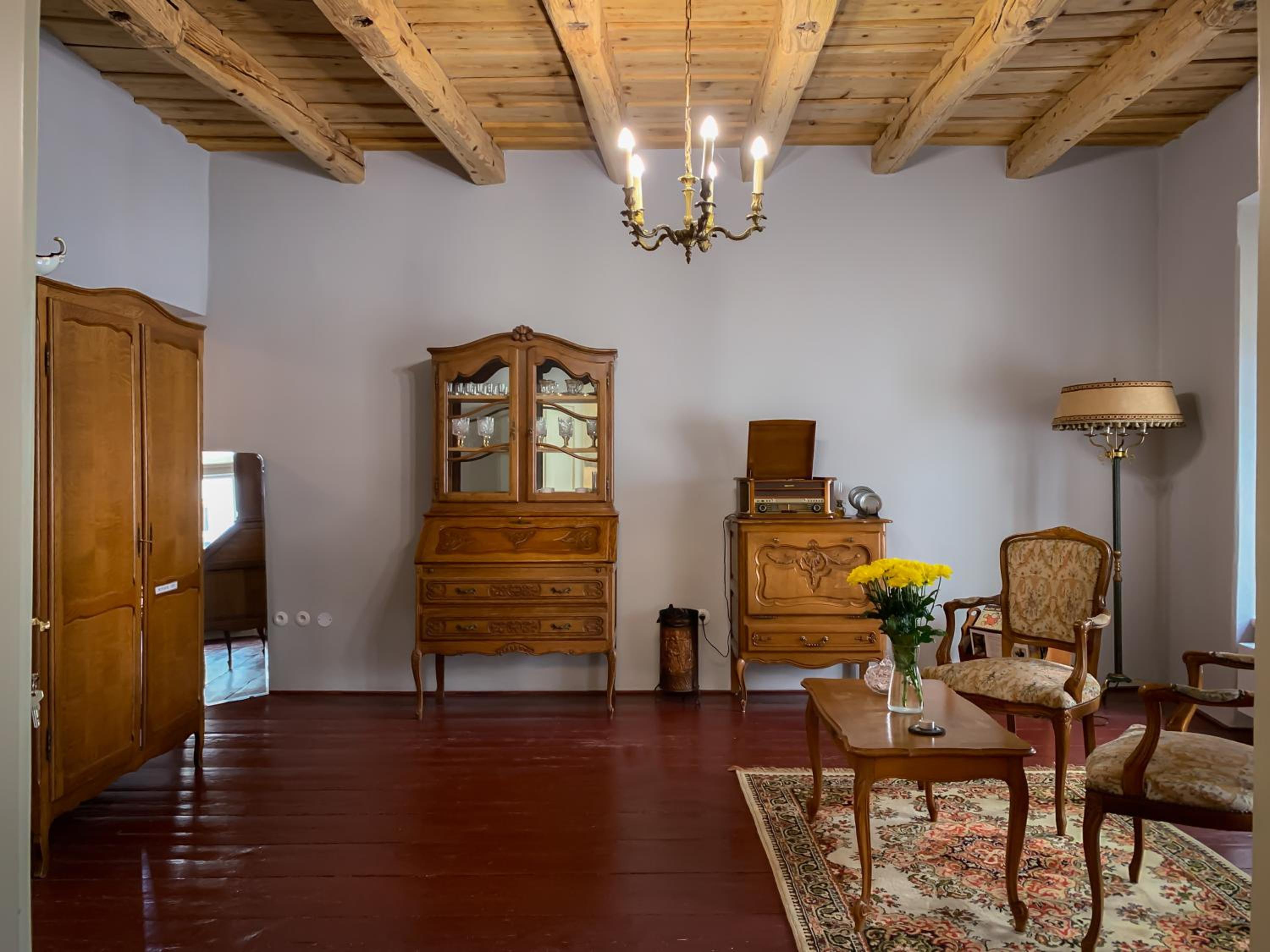 Deluxe King Suite - Photo 16