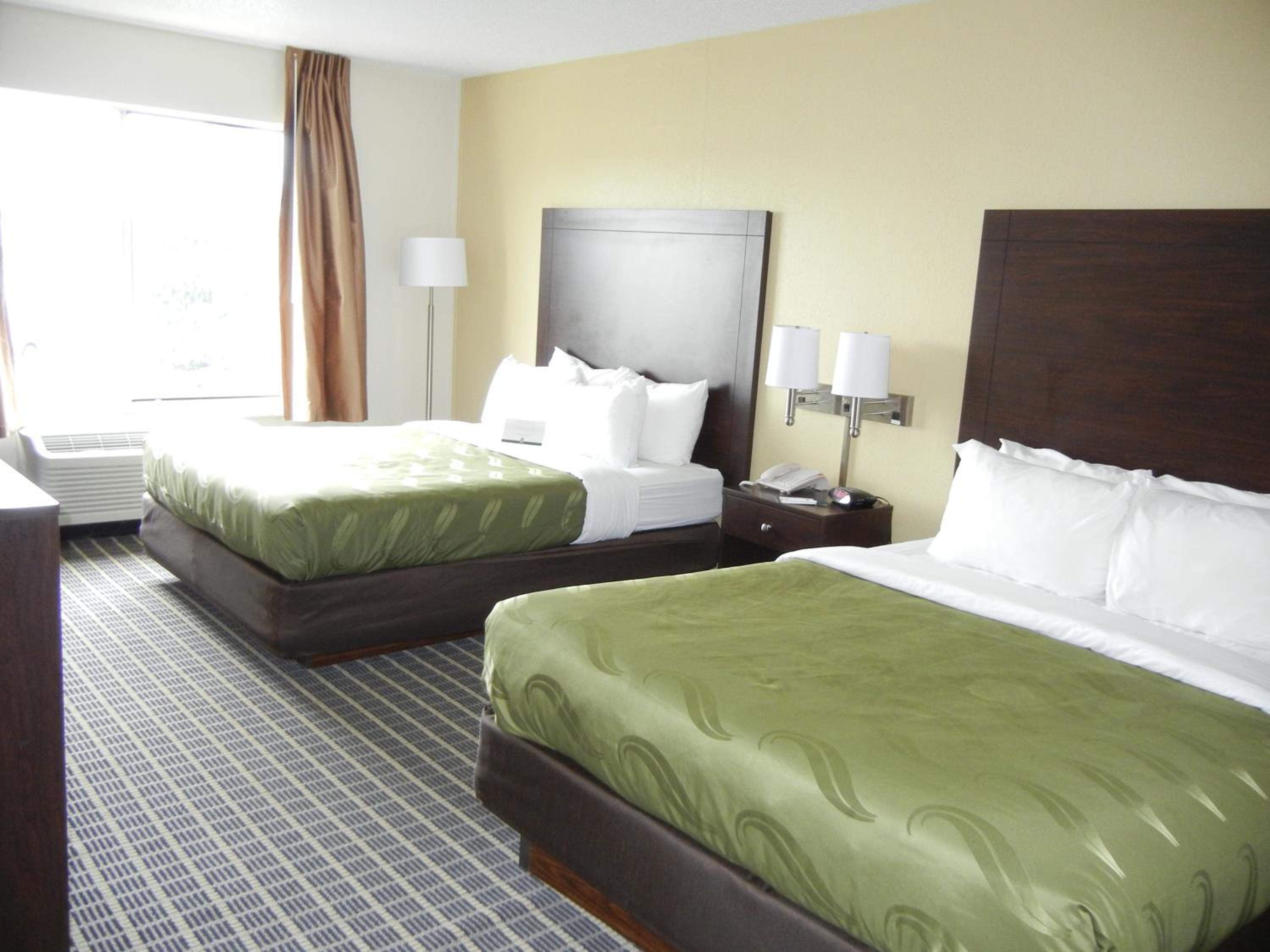 Double Room with Two Double Beds - Smoking - Photo 3