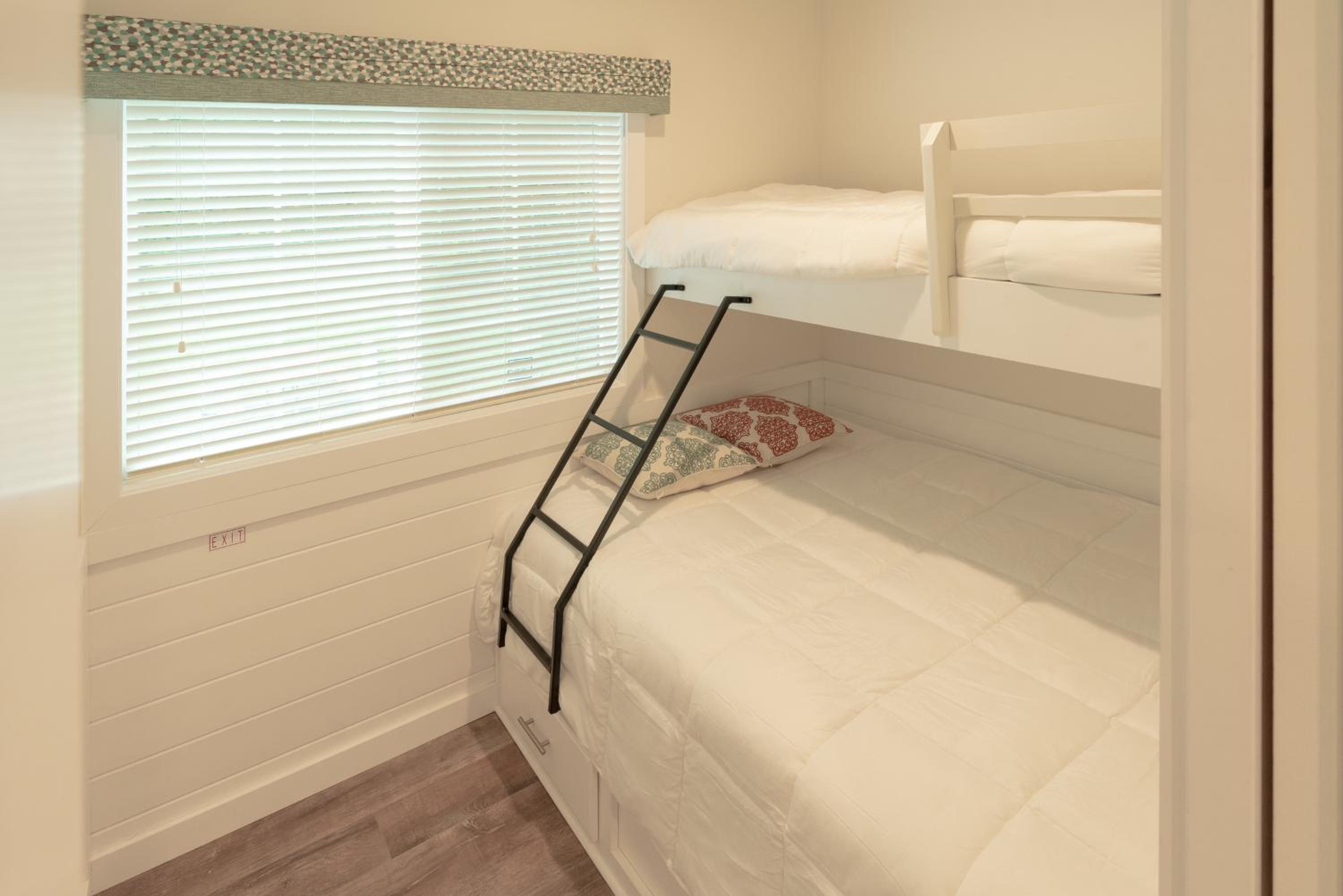 Two-Bedroom Cottage photo 1