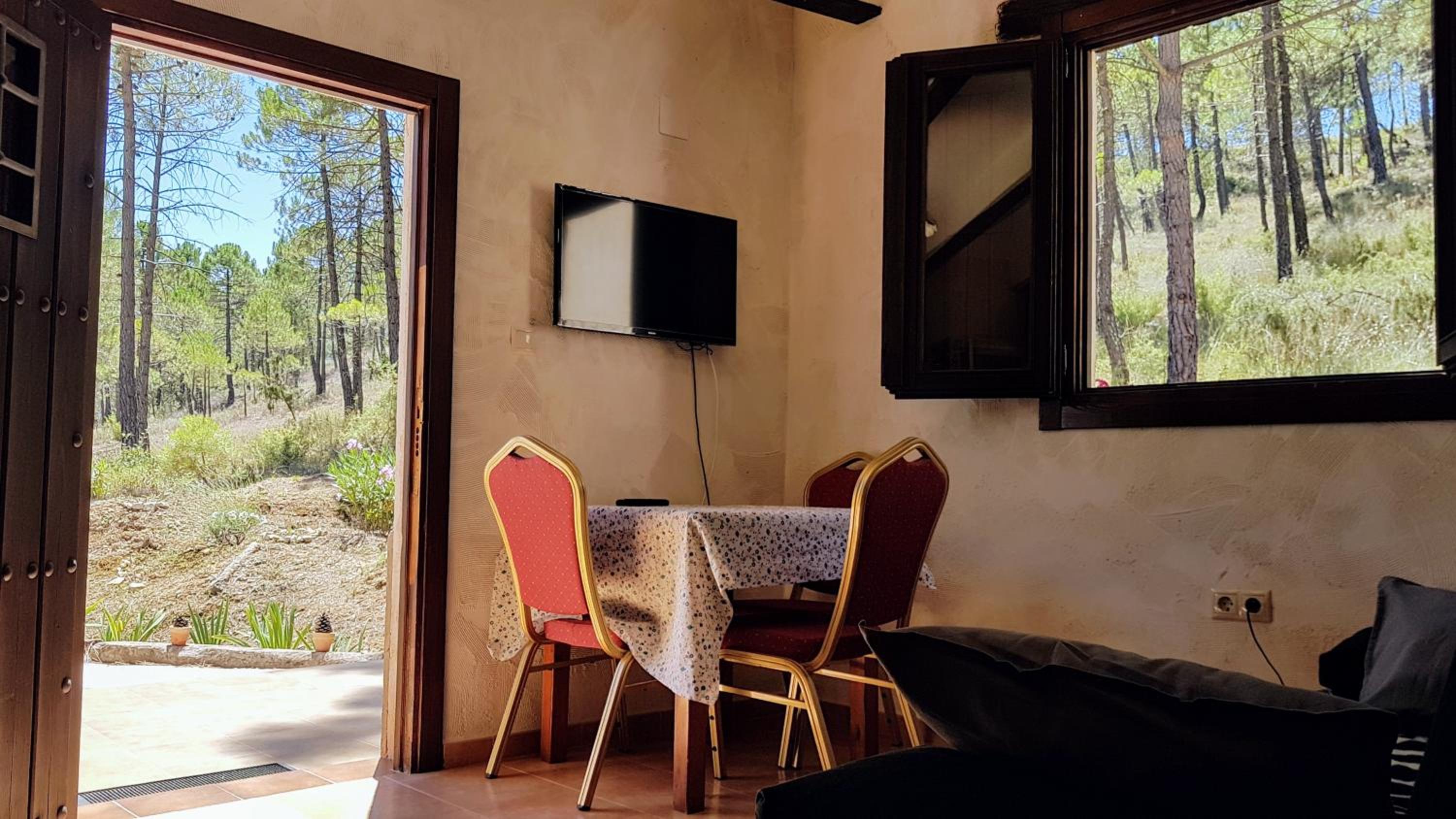 One-Bedroom House - Photo 29