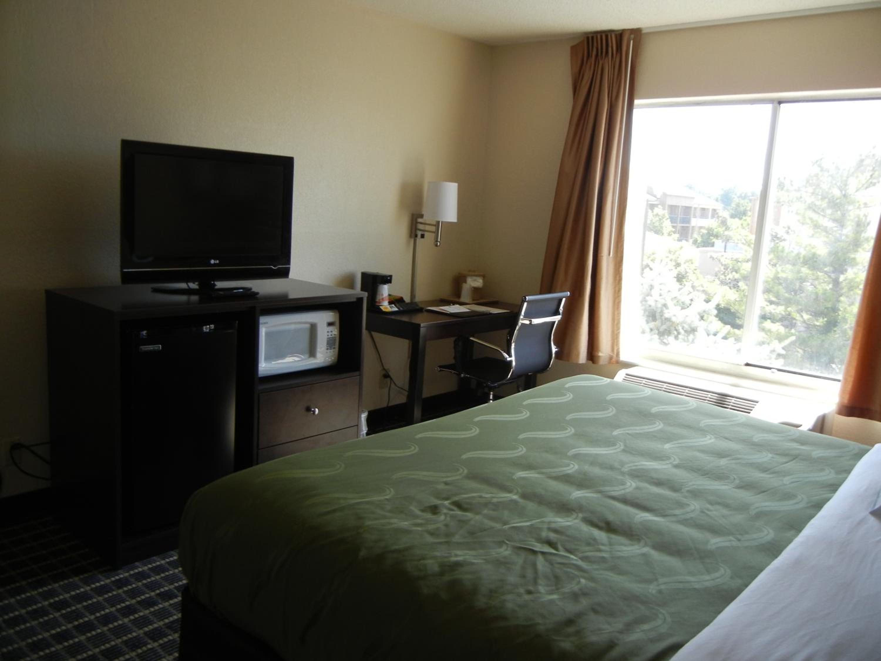 King Room - Non-Smoking - Photo 1