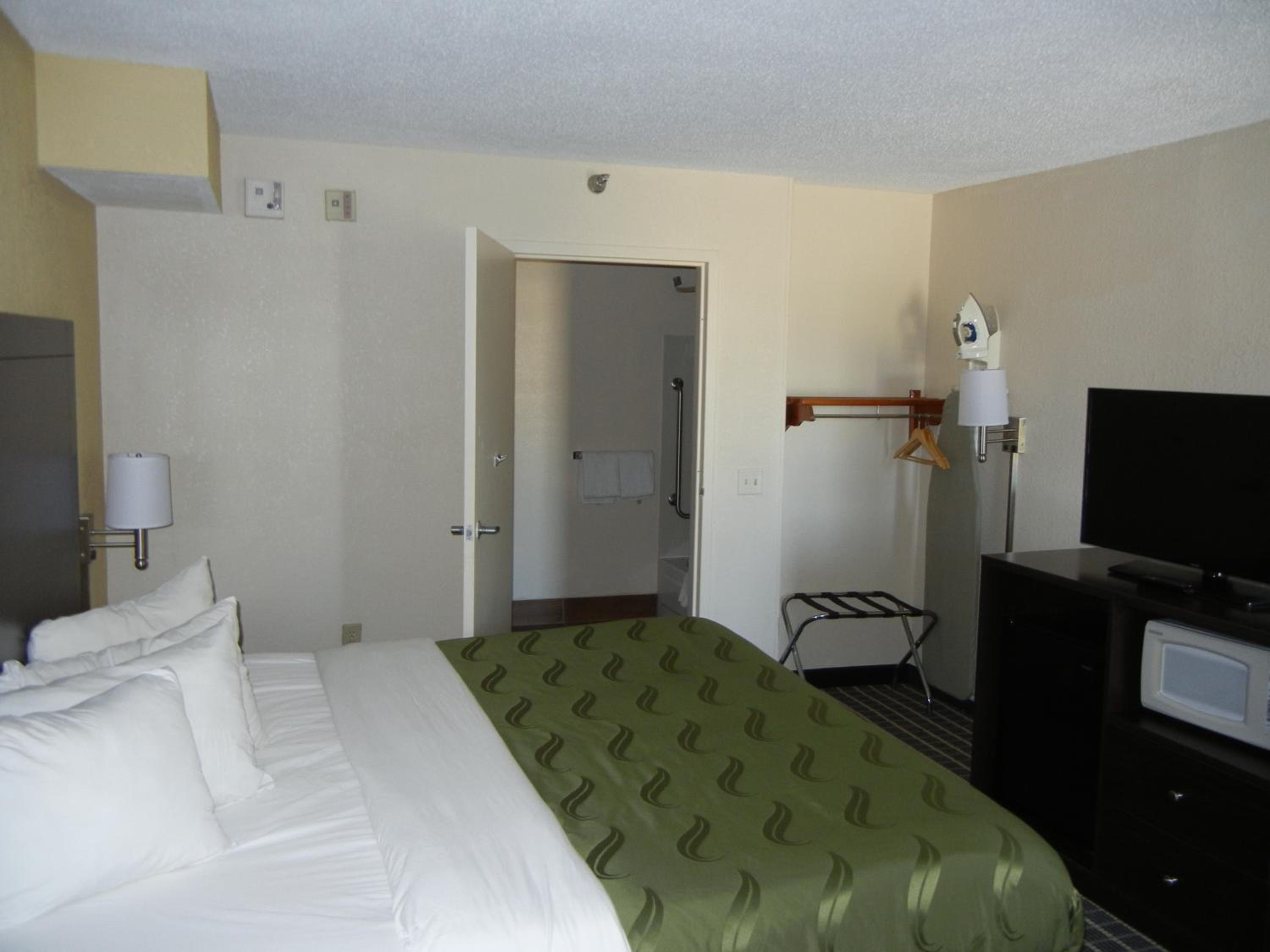 King Room - Disability Access/Non-Smoking - Photo 2