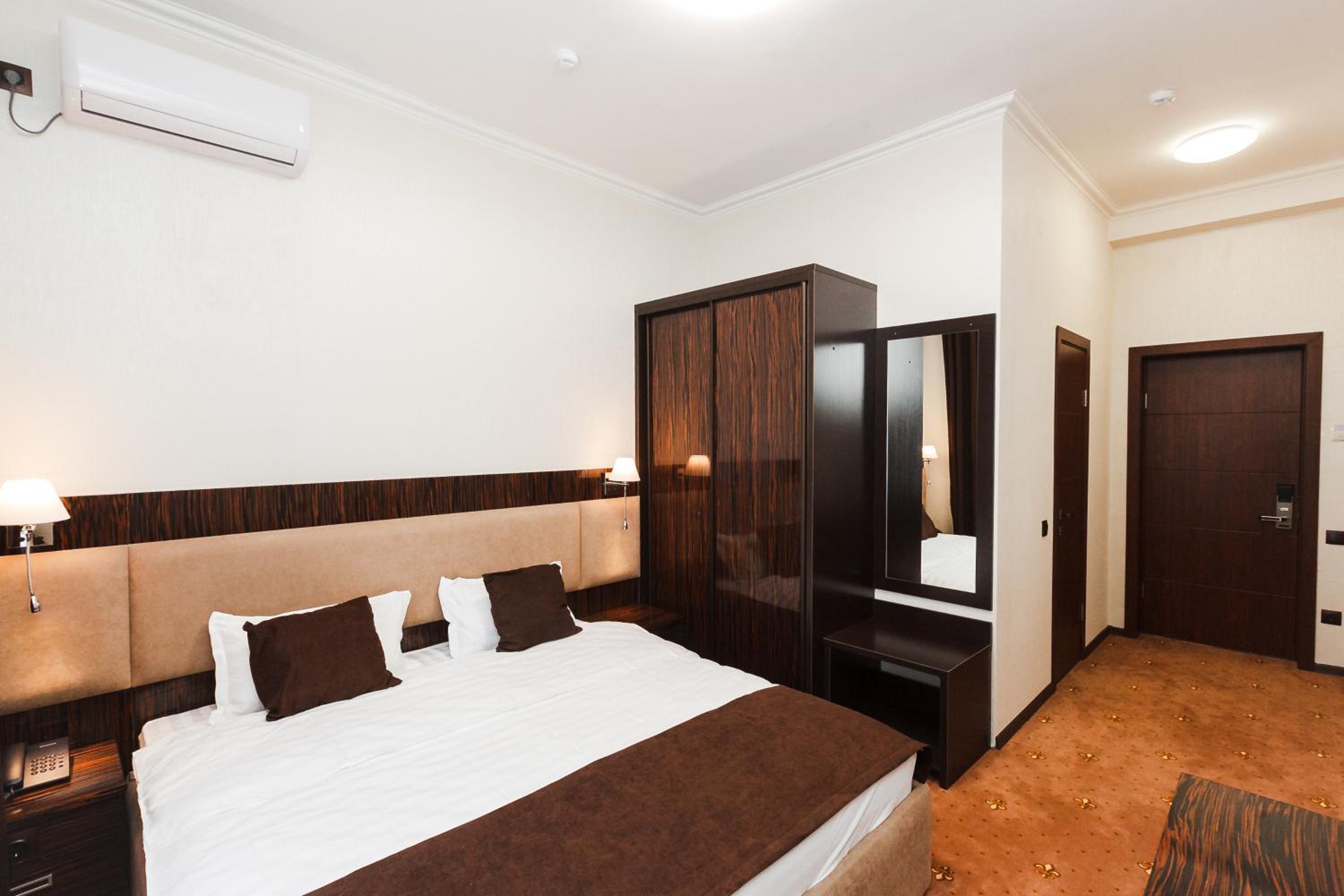 Standard Double Room - Photo 2