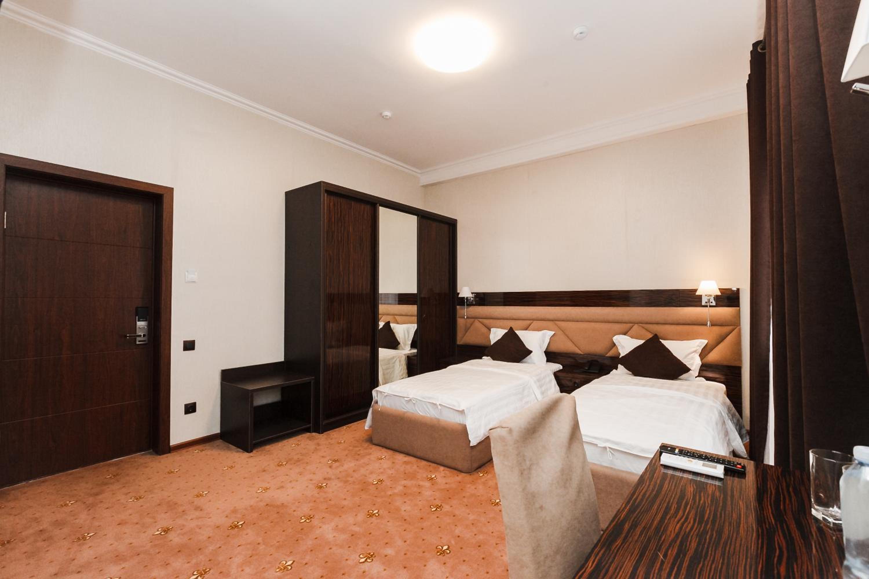 Deluxe Twin Room - Photo 1