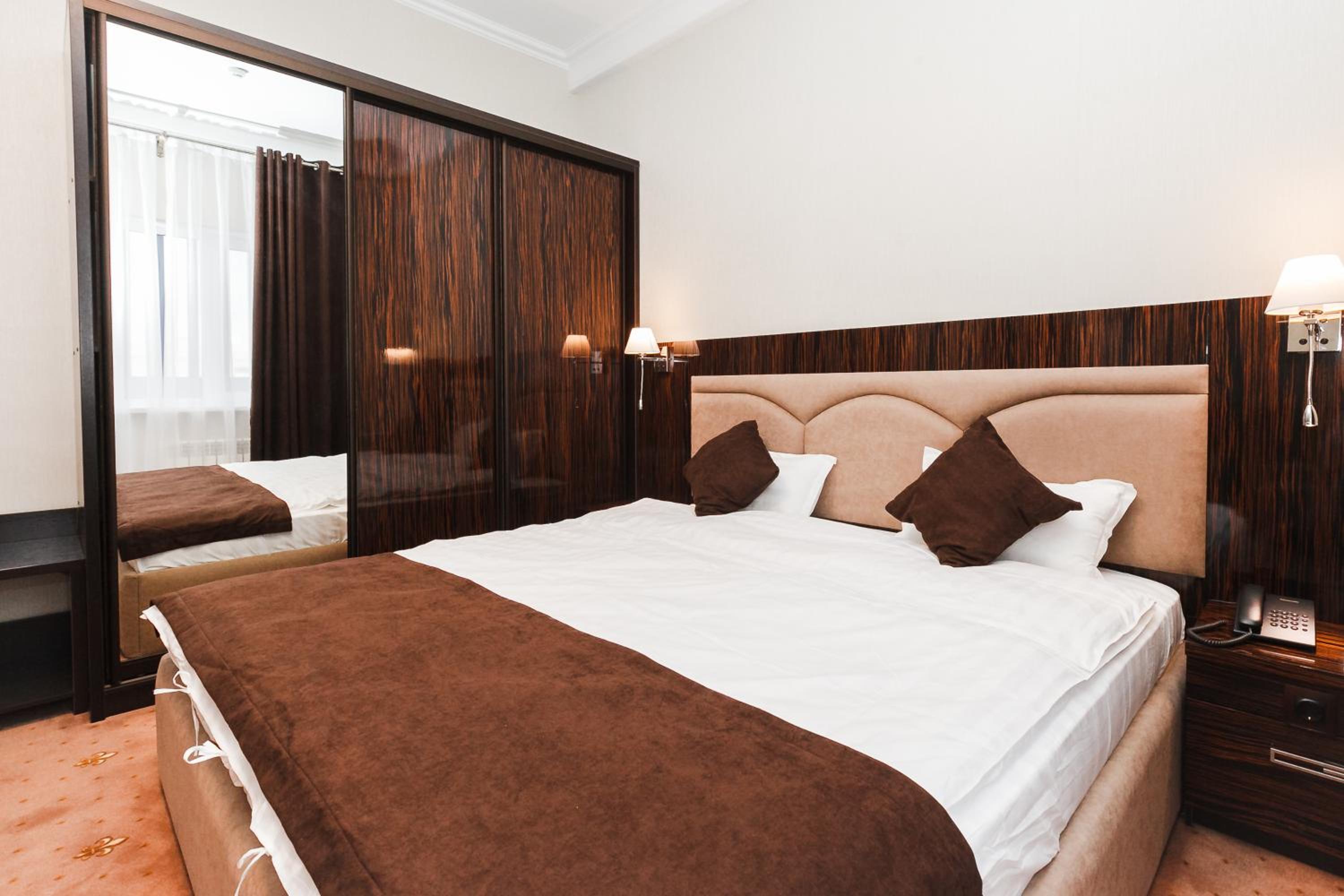 Deluxe Double Room - Photo 1