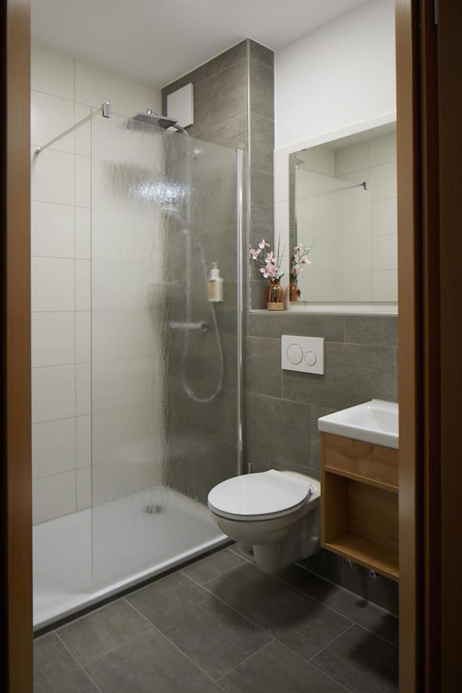 Triple Room with Shower - Photo 11