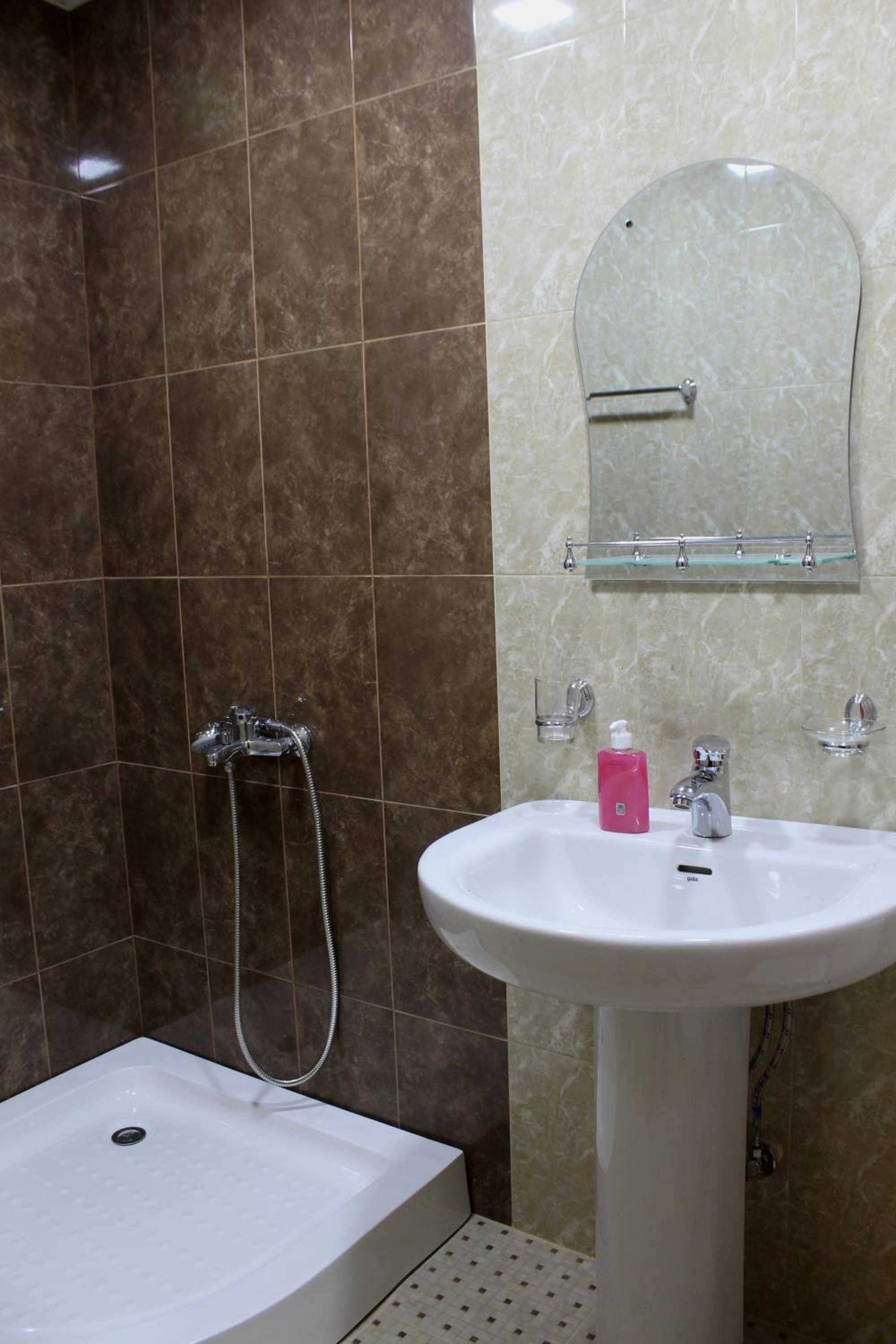 Deluxe Double Room with Shower photo 2