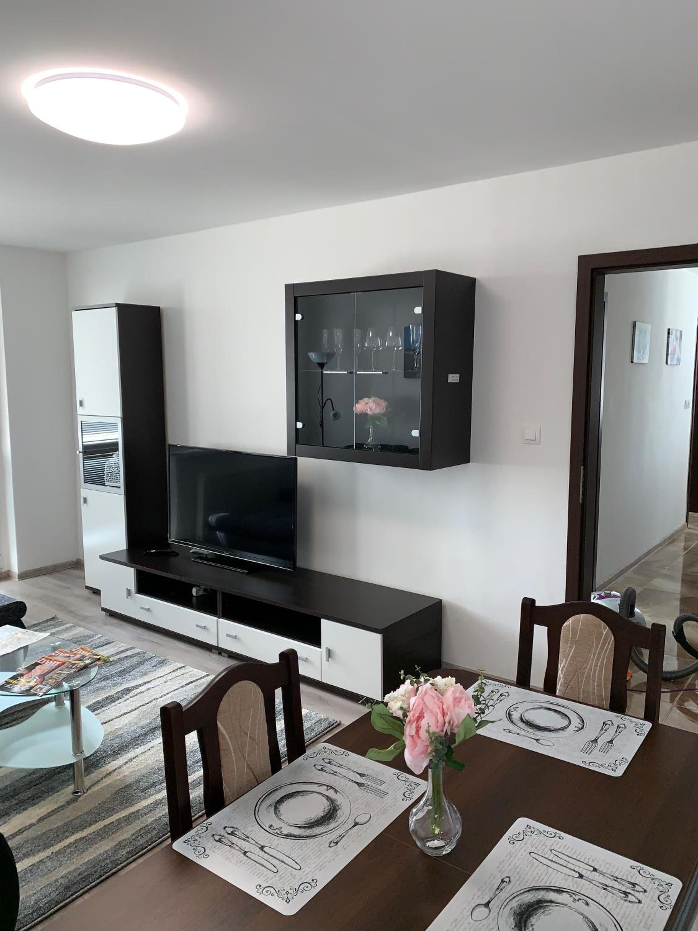 Two-Bedroom Apartment - Photo 23