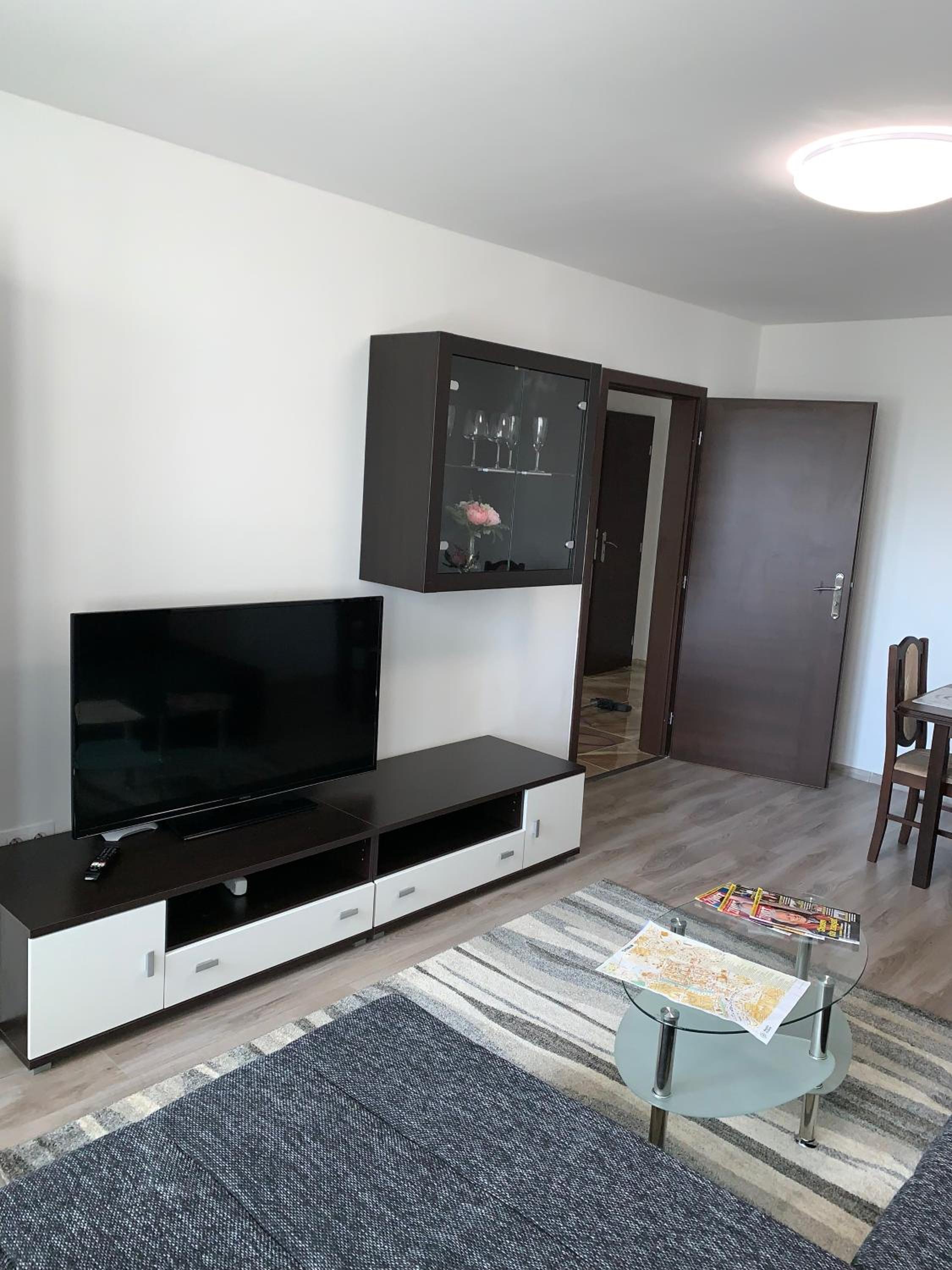 Two-Bedroom Apartment - Photo 25
