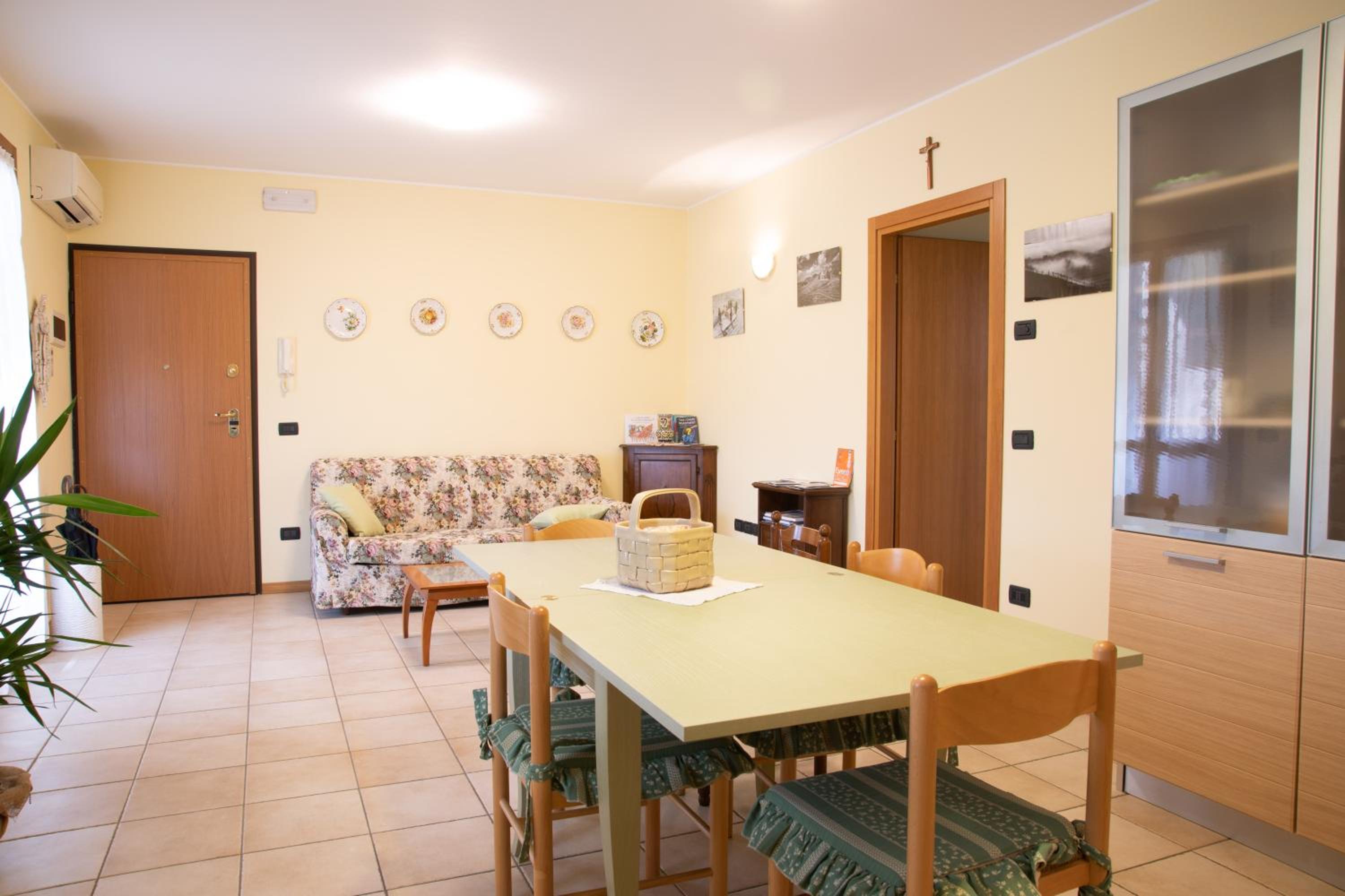 Two-Bedroom Apartment - Photo 8