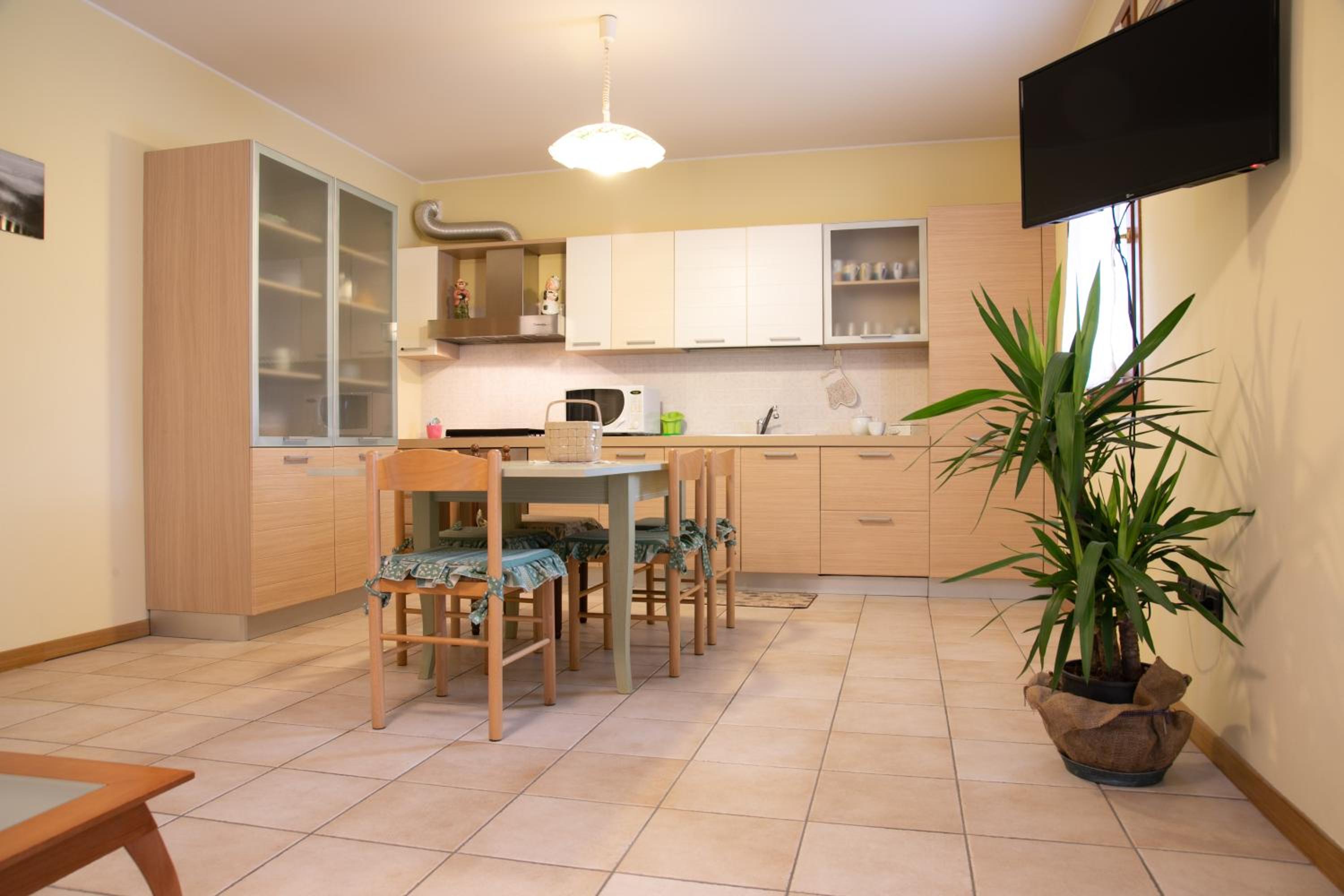 Two-Bedroom Apartment - Photo 9