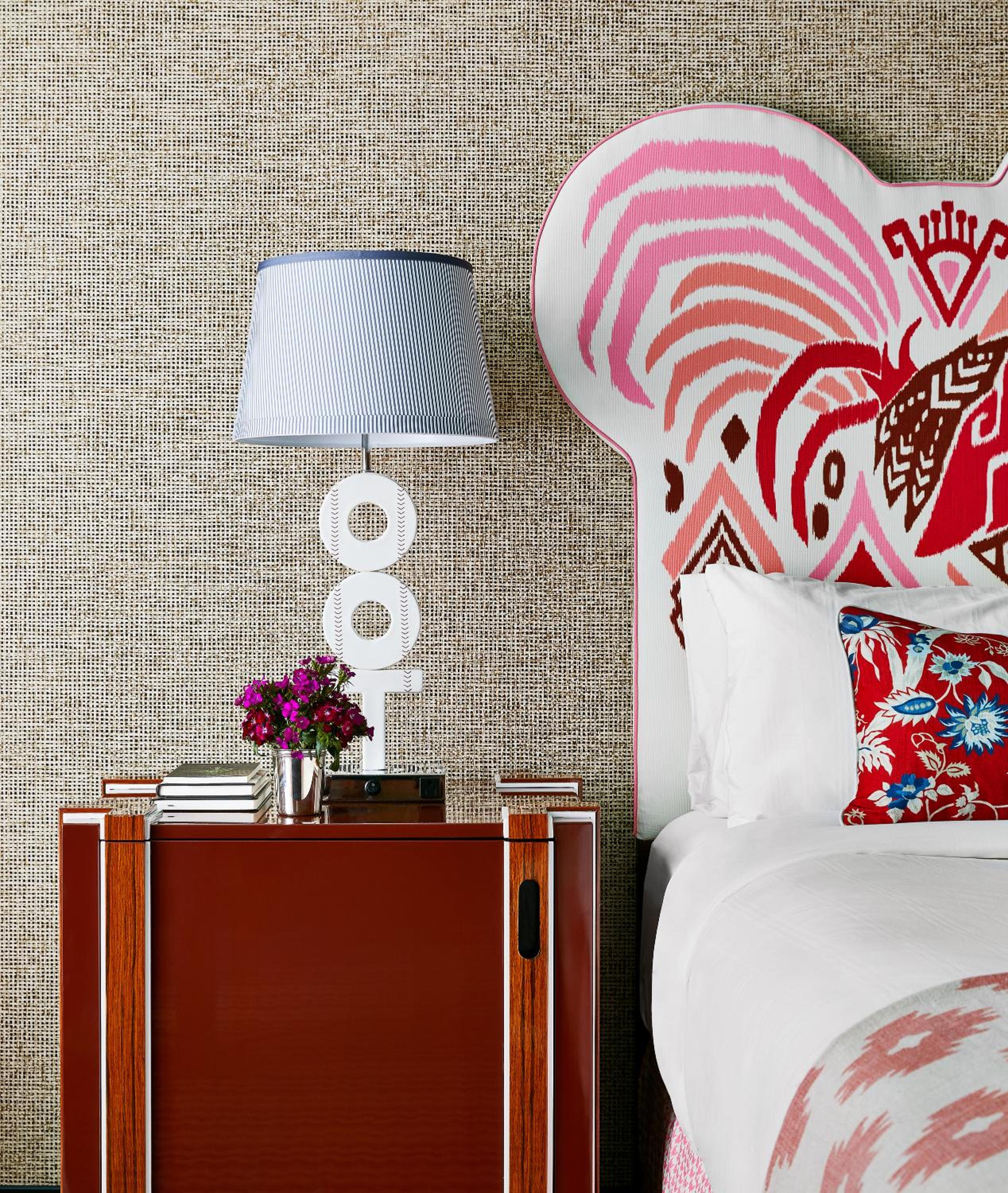 Graduate Junior King Suite - Photo 2